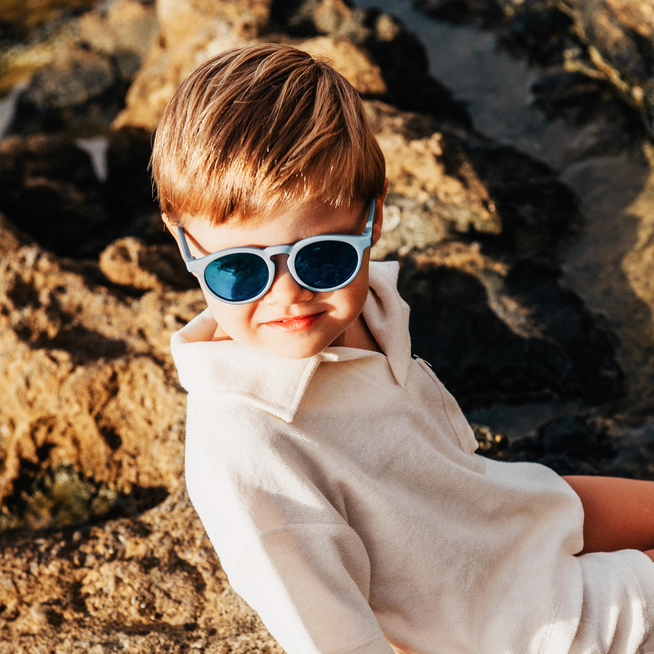 SUAVINEX, Gafas de Sol para Bebés de 12 a 24 Meses, Polarizadas, con Filtro UV 400, Cat. 3, 100% Protección Rayos UVA y UVB, con Funda Incluida, Muy Flexibles y Ligeras, de Forma Redonda, Color Azul