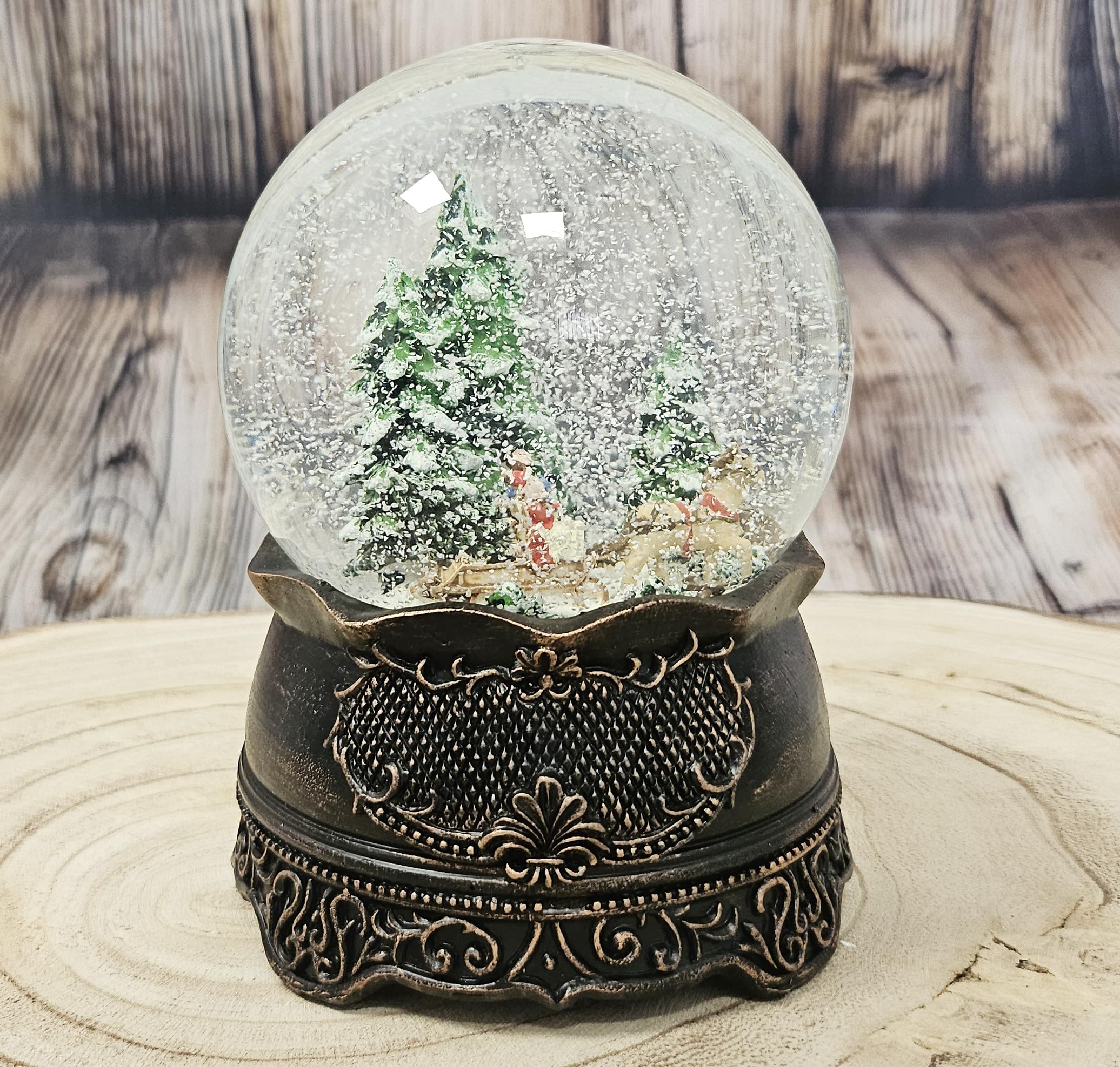 Sfera di neve nostalgia slitta su piedistallo verde | Pure-Line | Sfera agitante | Altezza: 12 cm larghezza: 10 cm | 20171