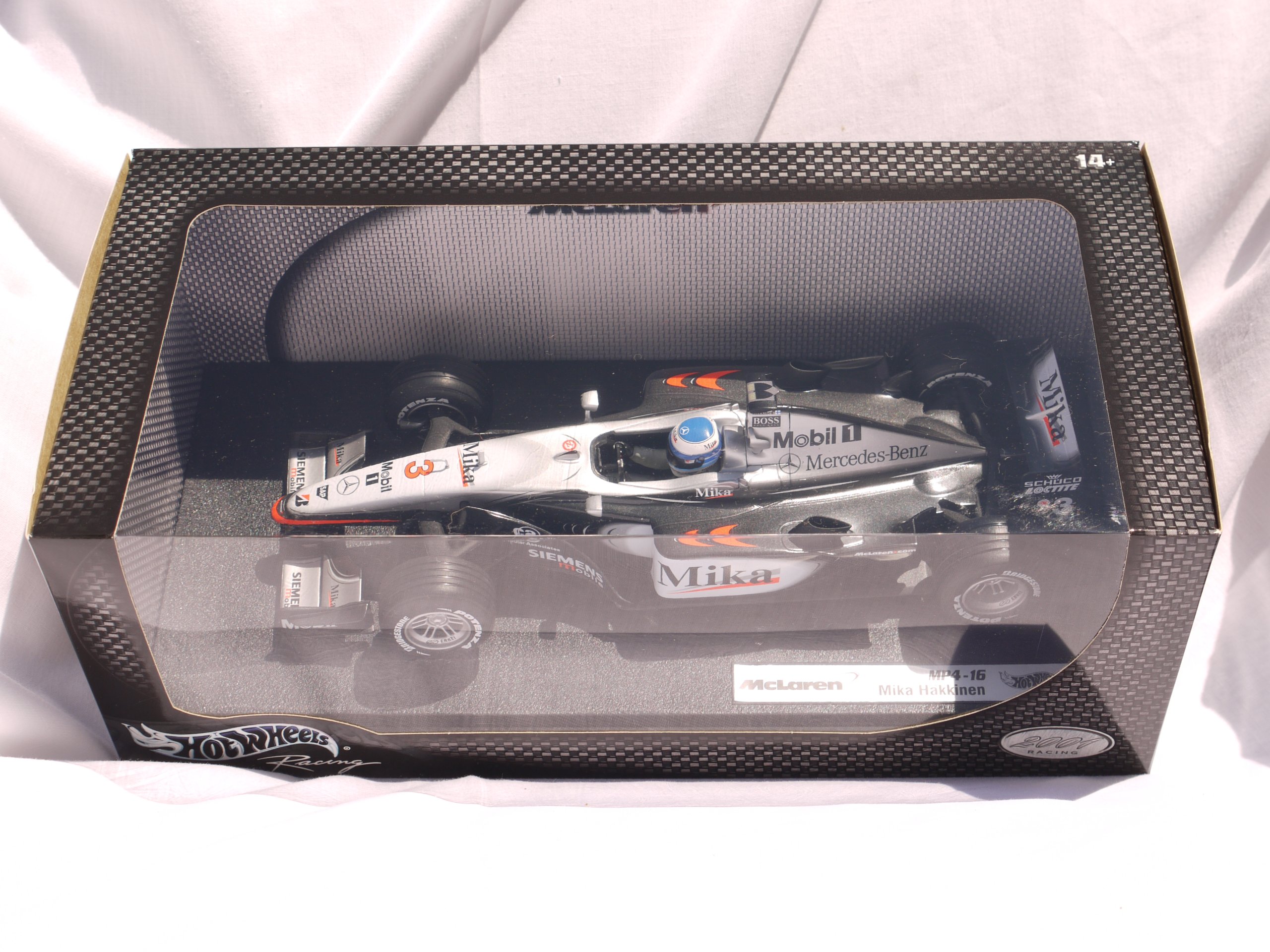 Hot Wheels 1:18 MP4-16 Mika Hakkinen : Amazon.in: Toys & Games