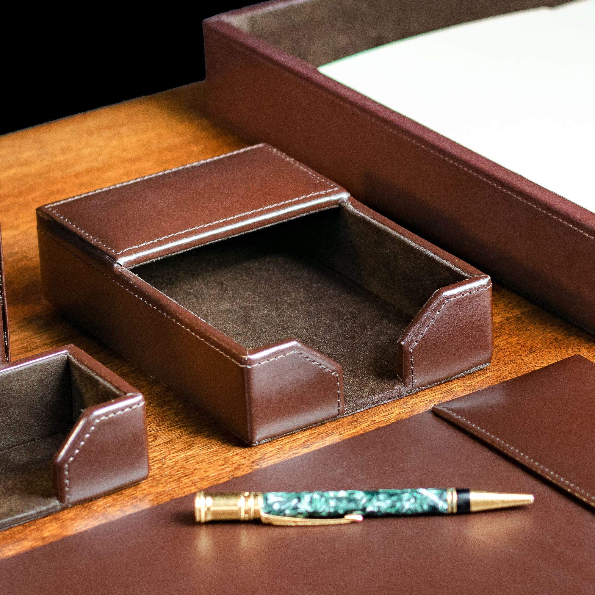 Dacasso Dark Brown Bonded Leather Memo Holder, 4-Inch by 6-Inch
