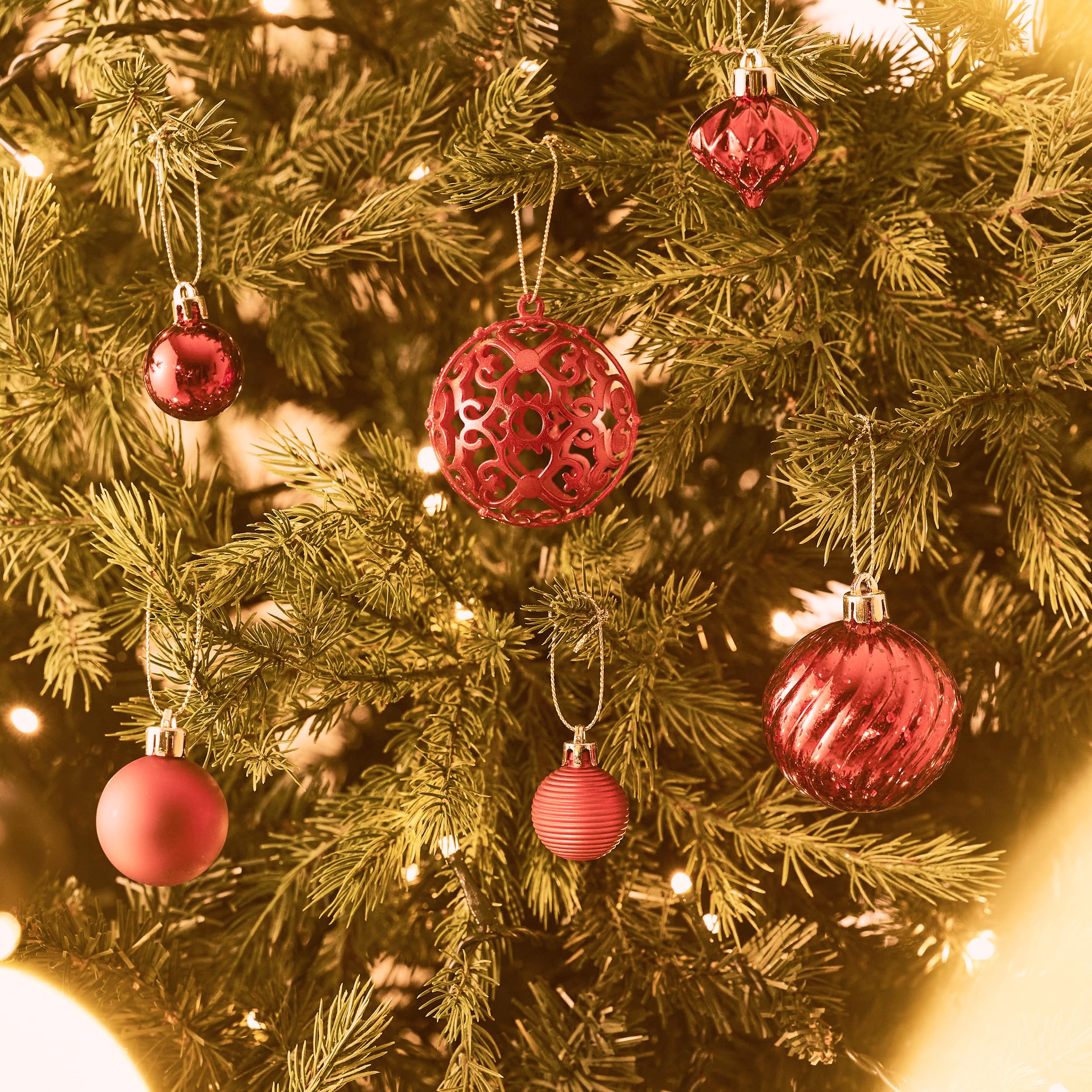 Valery Madelyn Lot de 100 boules de Noël avec paquet cadeau - Décoration de sapin de Noël avec crochet de suspension - Thème rouge