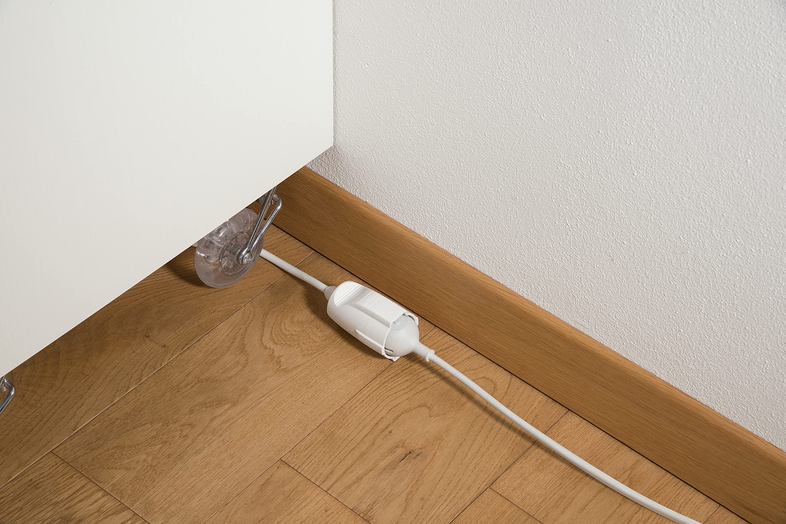 BTicino 2528/40 Prolunga Elettrica Domestica, cavo H05VV-F 3 x 1,0 mmq, Lunga 5 metri, con Spina Grande 16A e Presa Bivalente Schuko Standard Tedesco, 3500 W, 250 V, Bianco