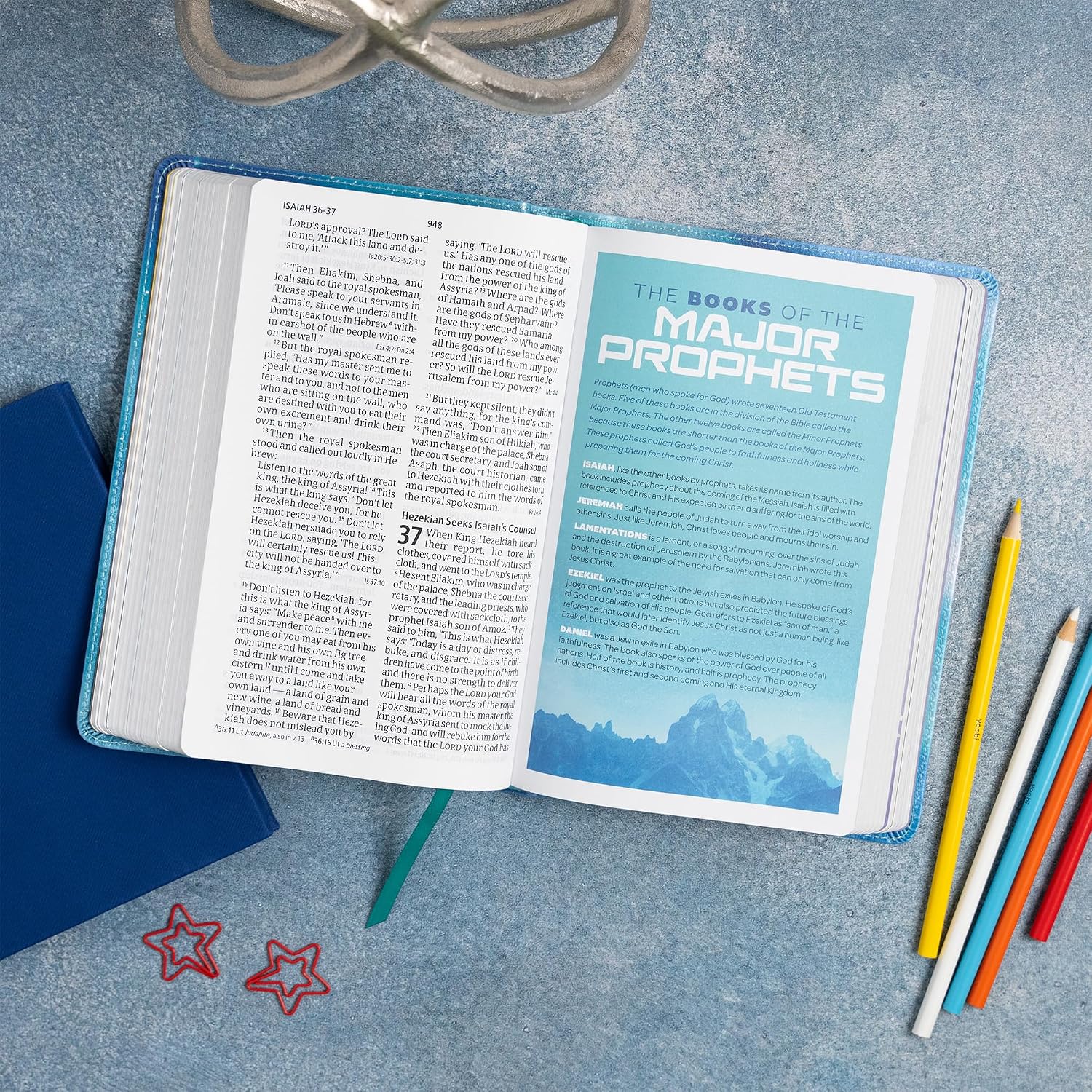 CSB Kids Bible, Northern Lights LeatherTouch, Large Print, Red Letter, Study Helps for Kids, Full-Color Inserts and Maps, Presentation Page, Easy-to-Read Bible Serif