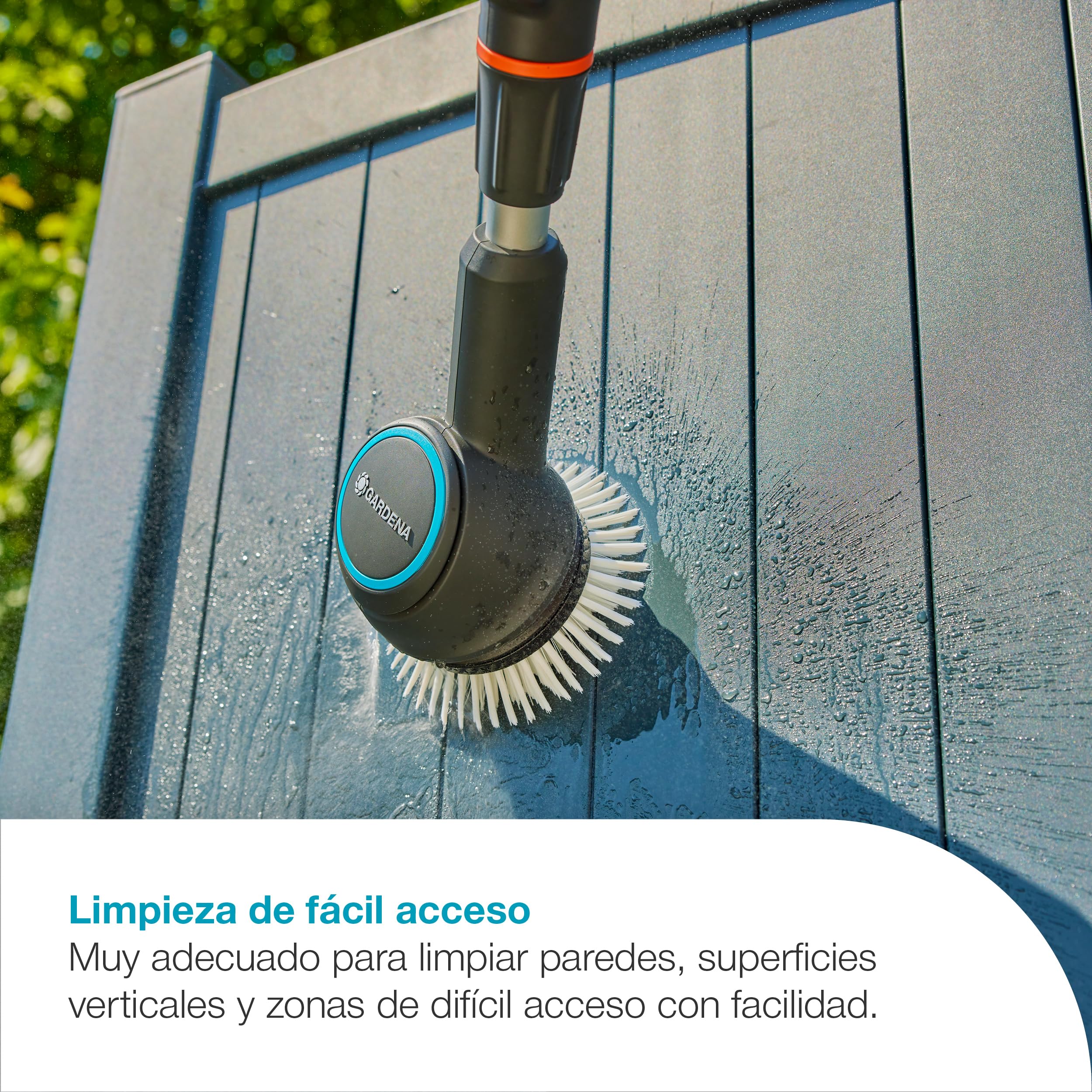 Gardena Limpiador AquaBrush a batería Compact 02/18V P4A Solo: Exterior, Funcionamiento con un Solo Toque, Limpieza Vertical, Ergonómico y Ajustable, Sin Cable (14840-55)