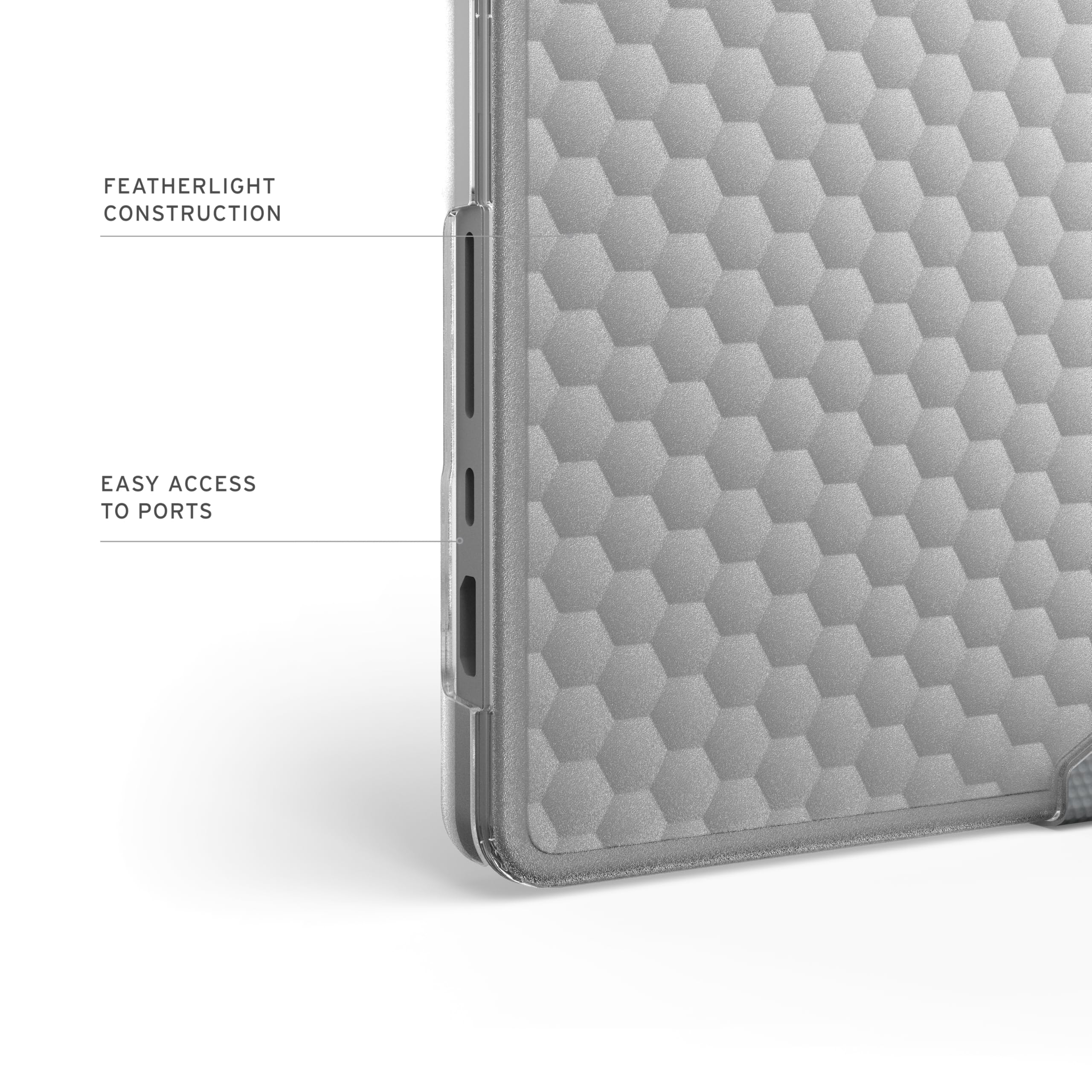 URBAN ARMOR GEAR UAG - Custodia protettiva progettata per MacBook Pro da 16" (M4, 2025), robusta custodia rigida in un unico pezzo, trasparente, resistente ai graffi, Essential Armor Ice