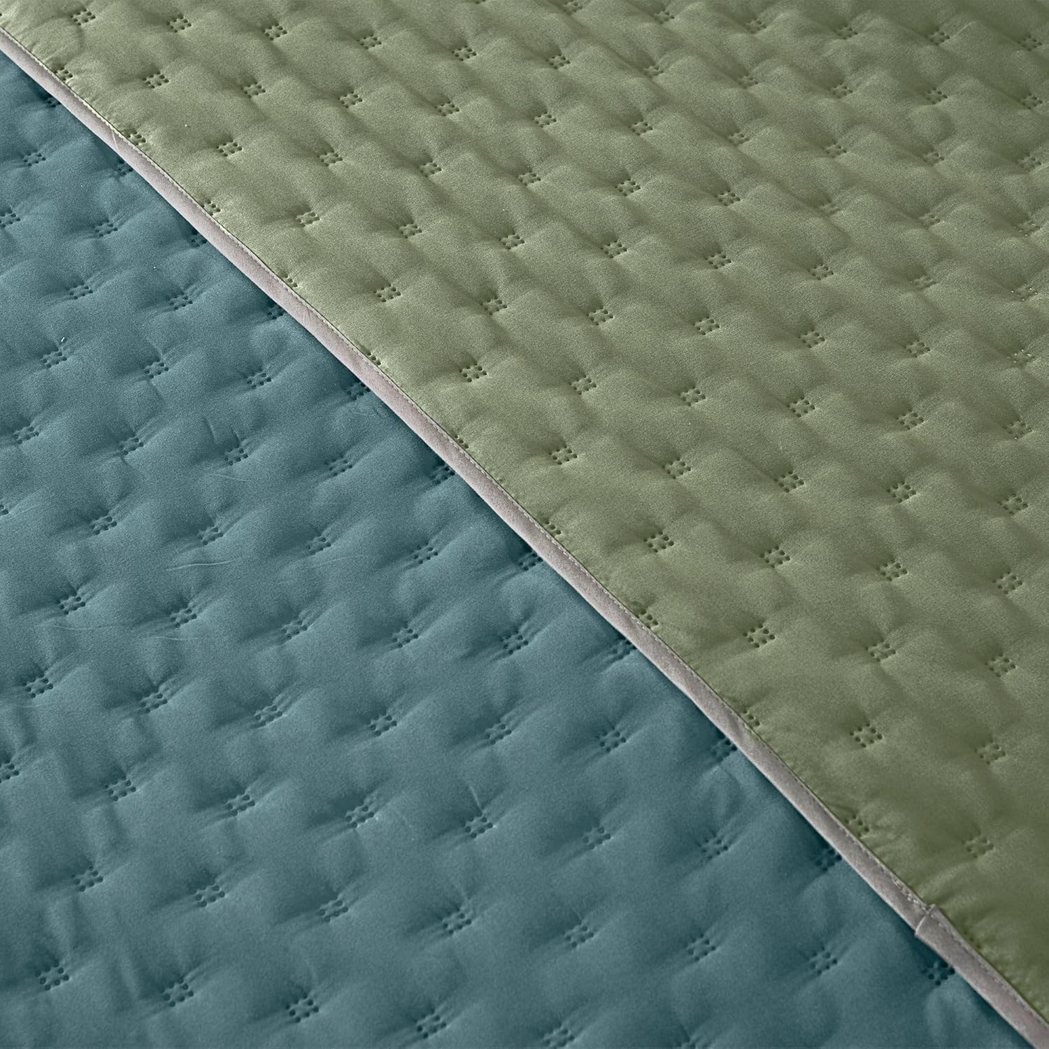 Turquoise Breeze Reversible Comforter - Twin Size