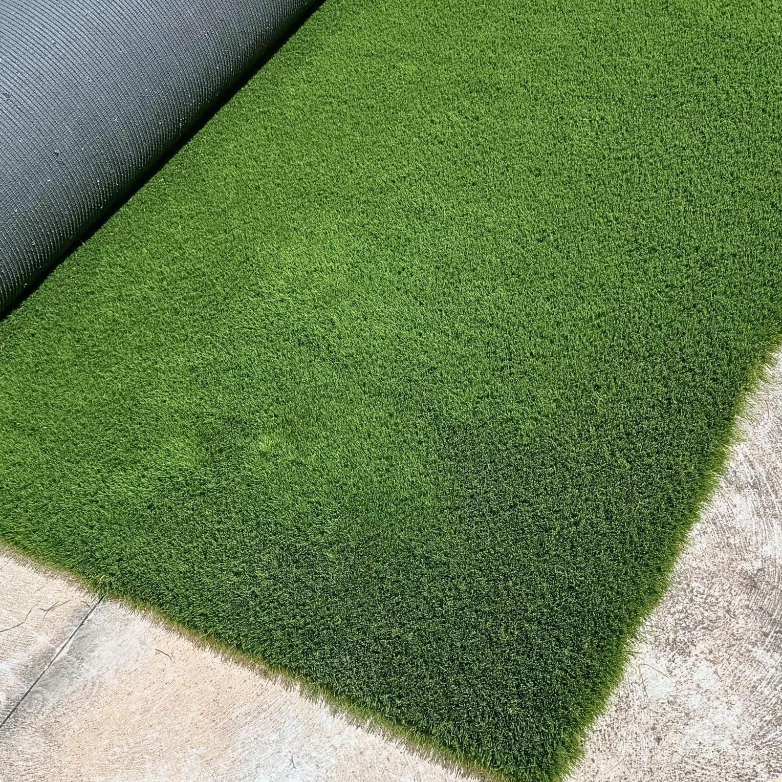 Césped Artificial Terraza 42mm Premium. Rollos Cesped Artificial al Corte. con Memoria. Super Suave. Mod Santander (1mx10m = 10m2)