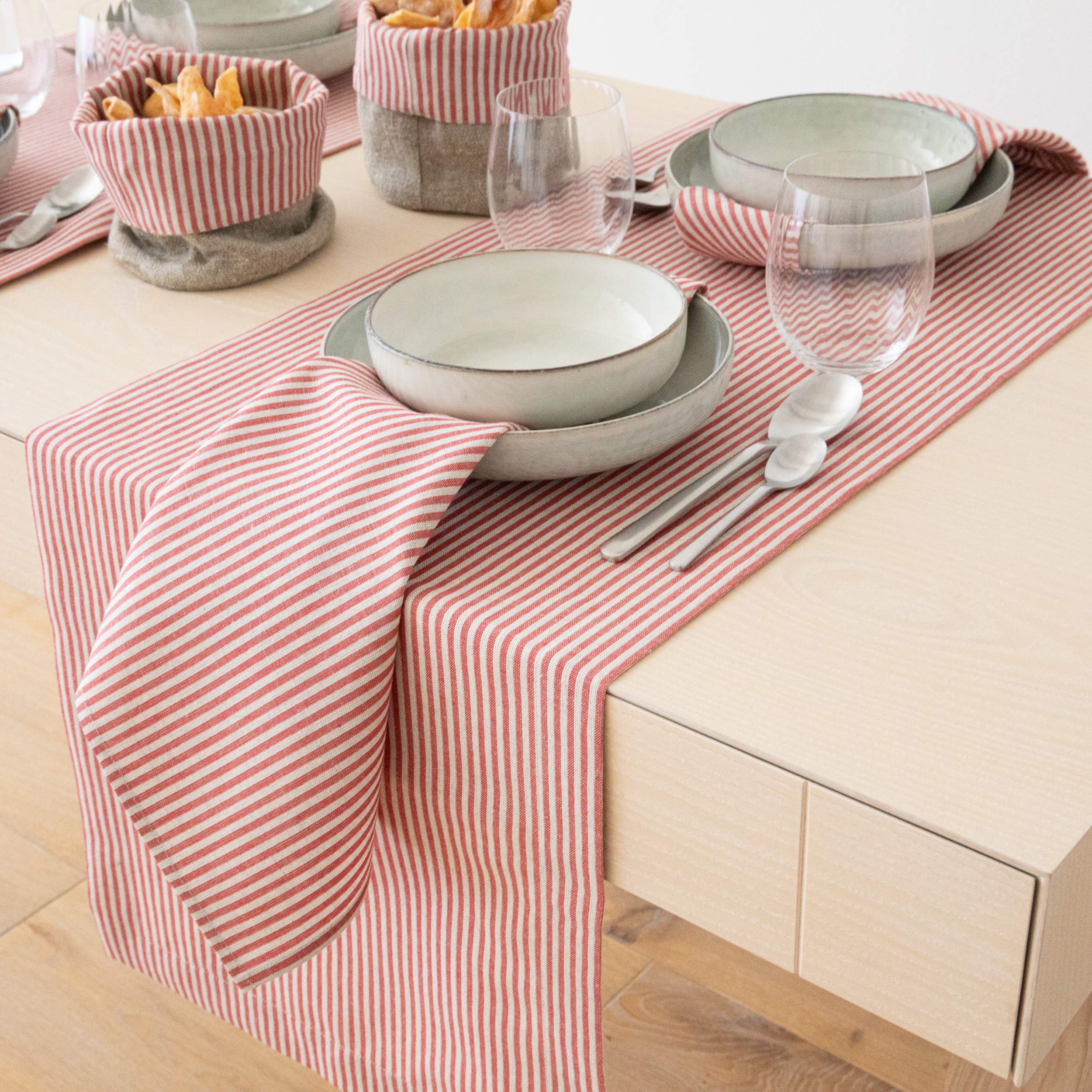 LinenMe Set 4 Stoffservietten Leinen Jazz - Leinenservietten 53% Leinen 47% Baumwolle - Servietten Stoff - ROT GESTREIFT - 51x51 cm