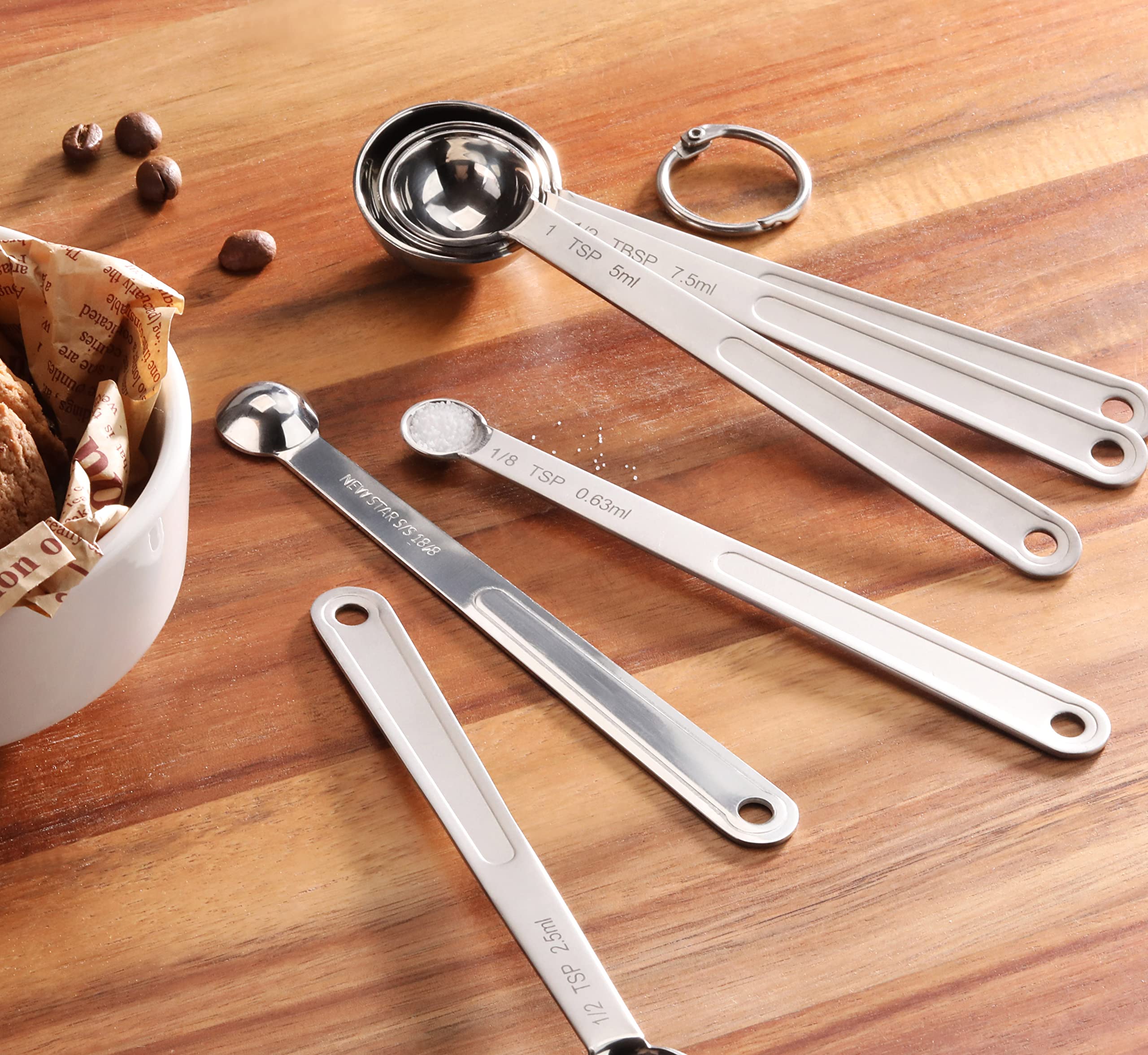 New Star Foodservice 43112 Edelstahl Messlöffel, 6er Set, Rund Metall Messlöffel Set mit Ringhaken zum Backen, Kochen, Gewürze, Nasse und Trockene Zutaten, Silber