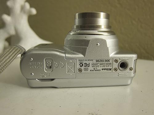Miniatura 5 de Nikon Cámara digital Coolpix L5 de 7.2MP con zoom óptico de reducción de vibración 5x