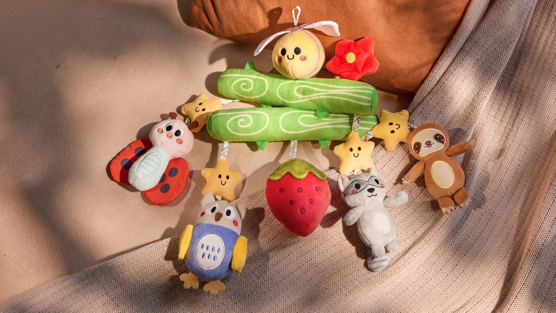 TUMAMA Jouets pour bébé de 0, 3, 6, 12 mois, jouets mobiles pour berceau, jouet abeille avec couineur, froissement, hochet, jouet sensoriel Montessori pour nouveau-né TUMAMA Jouets pour bébé de 0, 3, 6, 12 mois, jouets mobiles pour berceau, jouet abeille avec couineur, froissement, hochet, jouet sensoriel Montessori pour nouveau-né