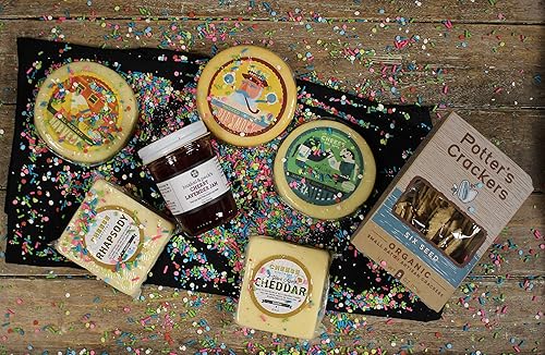 Vista 62 de Cheese Bros Game Day Caja de regalo de lujo Fresco de Wisconsin Incluye goudas, cuajada, queso cheddar envejecido de 8 años, mostaza, salchicha