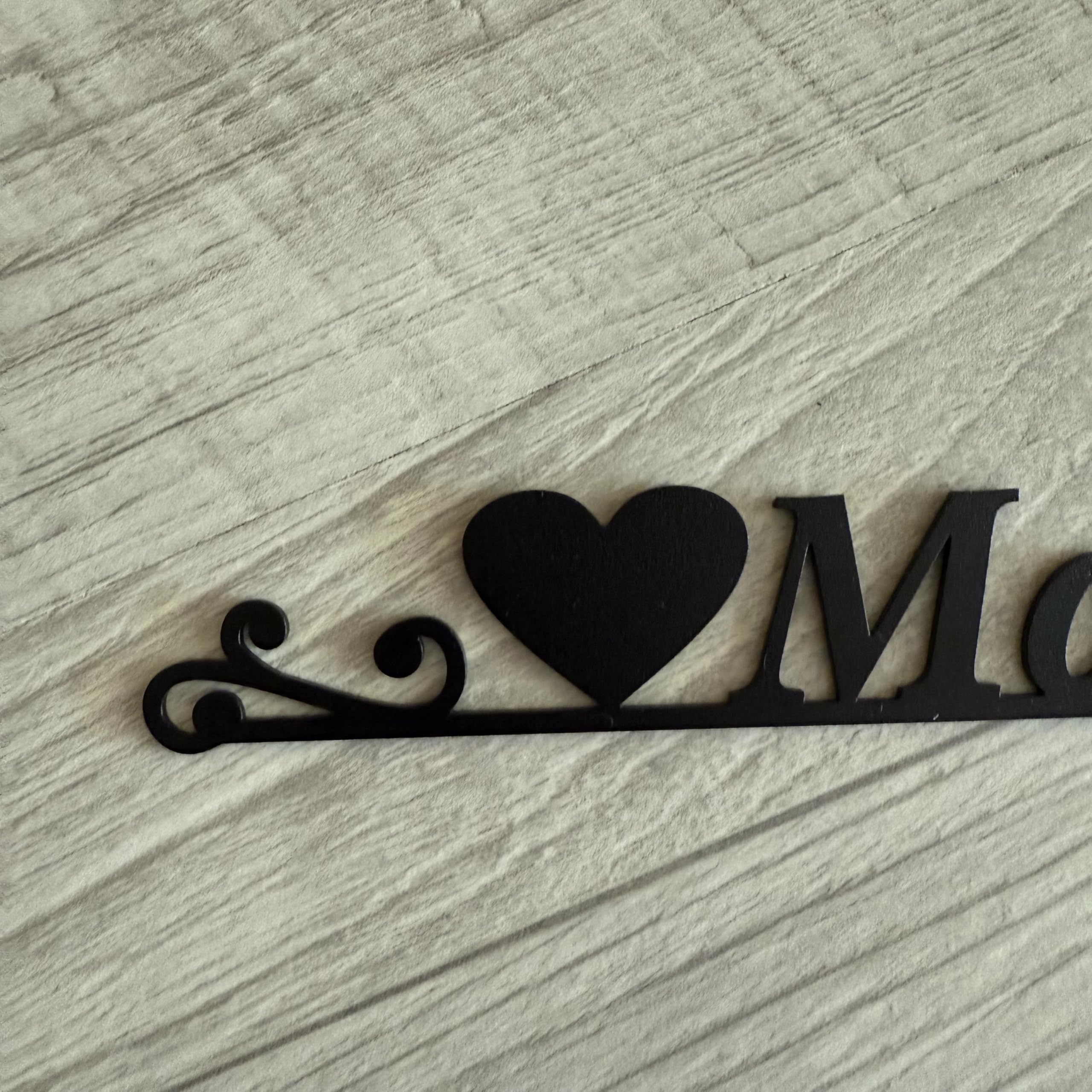 Letrero de cocina personalizado – Hecho con cariño – Regalo para mamá o abuela – Decoración de cocina para amantes de la cocina – Nombre en metal cortado a láser – Cartel colgante personalizado