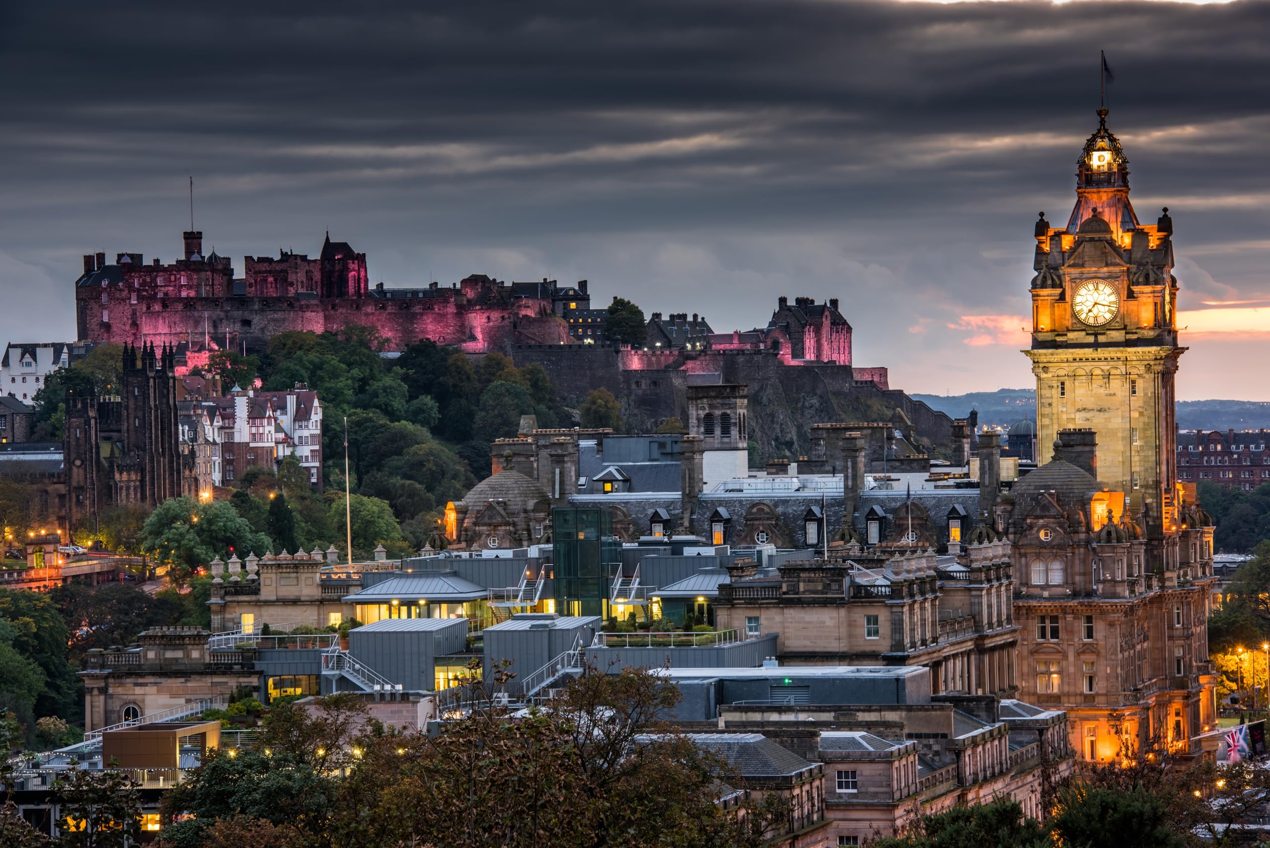 SanZez Edinburgh Castle Night View DIY 5D Diamond Painting by Number Unique Kits Home Wall Decor Crystal Rhinestone Wall Decor Cross Stitch 50x60cm
