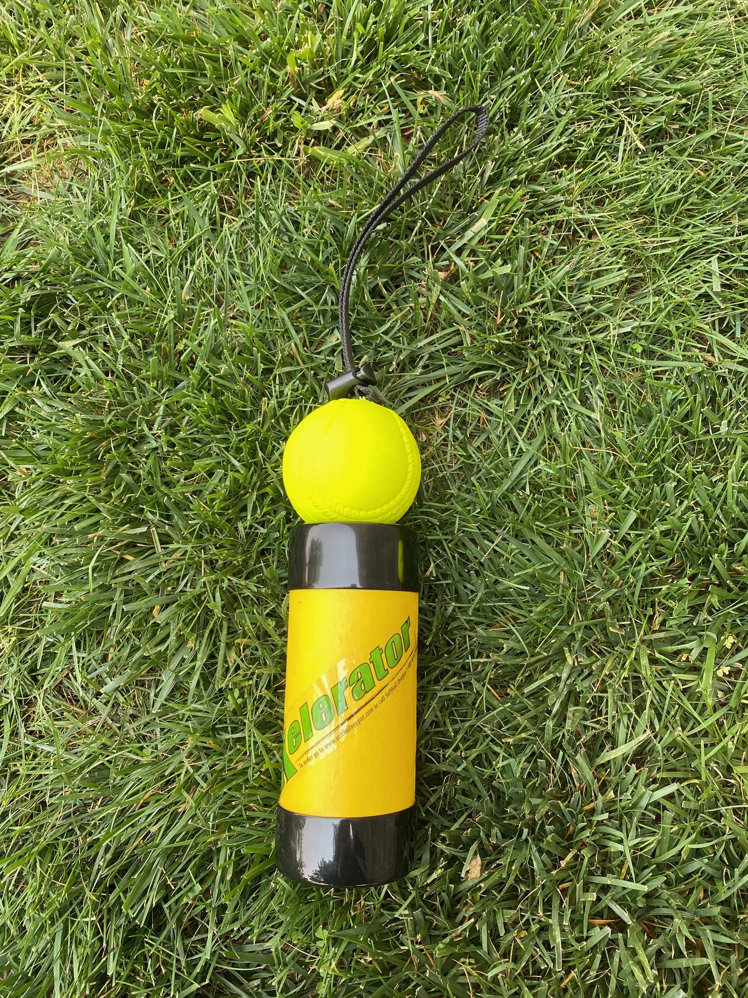 Xelerator Fastpitch – Lanceur D’entraînement Softball, Taille 12, Jaune