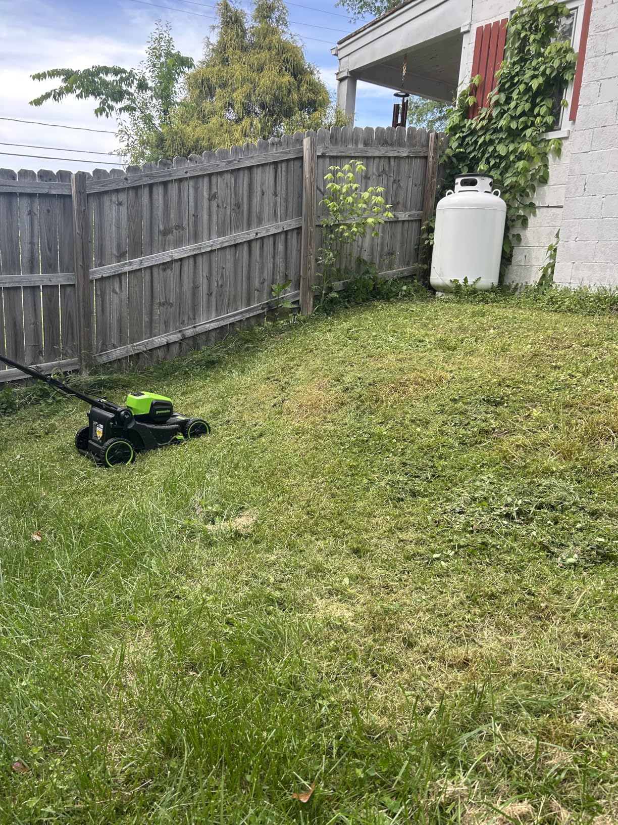 Greenworks 60V 17" Brushless (Push) Lawn Mower, 4.0Ah Battery and 3A Charger photo review