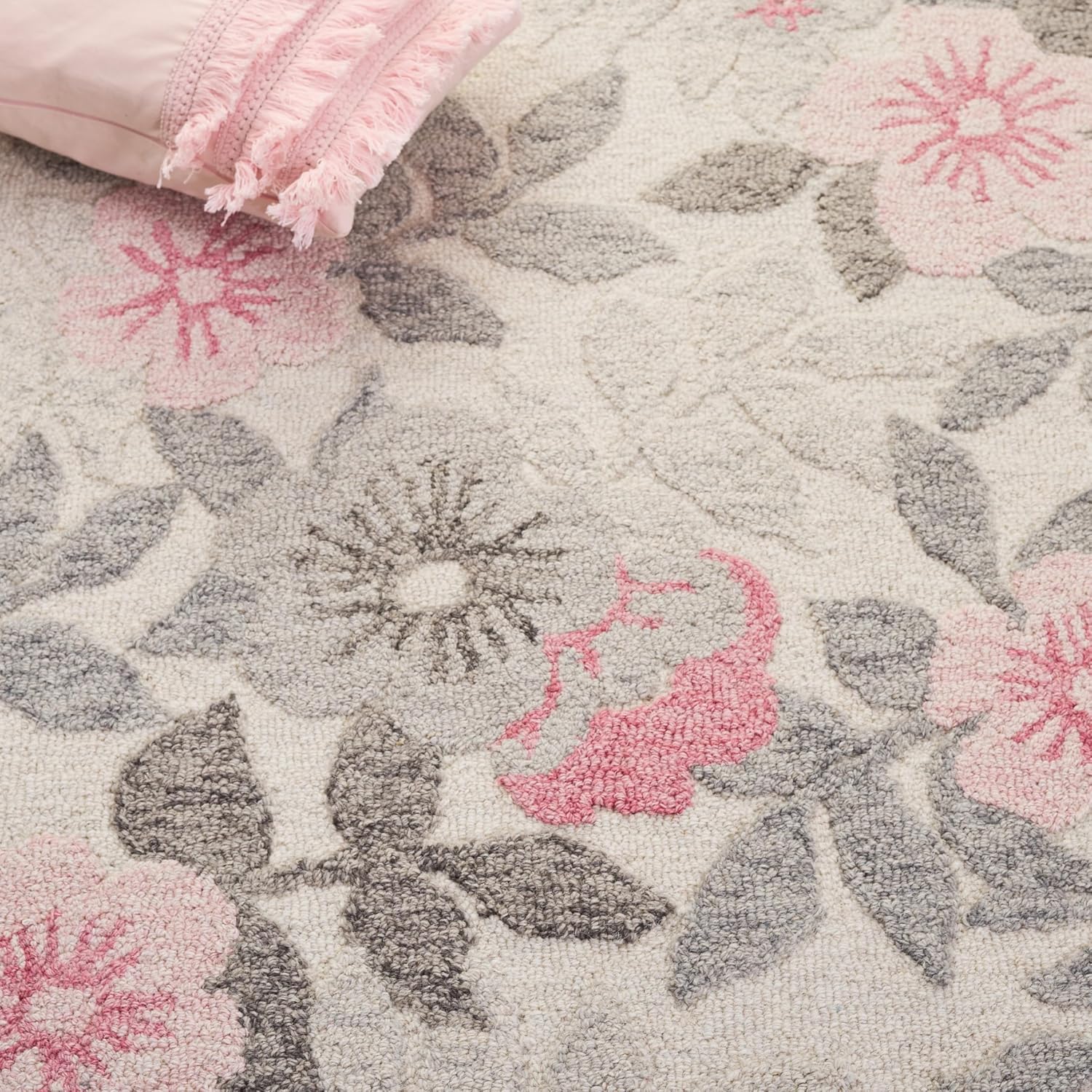 SAFAVIEH Area Rug 5x8 - Jardin Collection - Grey & Pink, Handmade Wool, Floral Design, Ideal for Living Room, Bedroom, Dining Space (JAR577F)