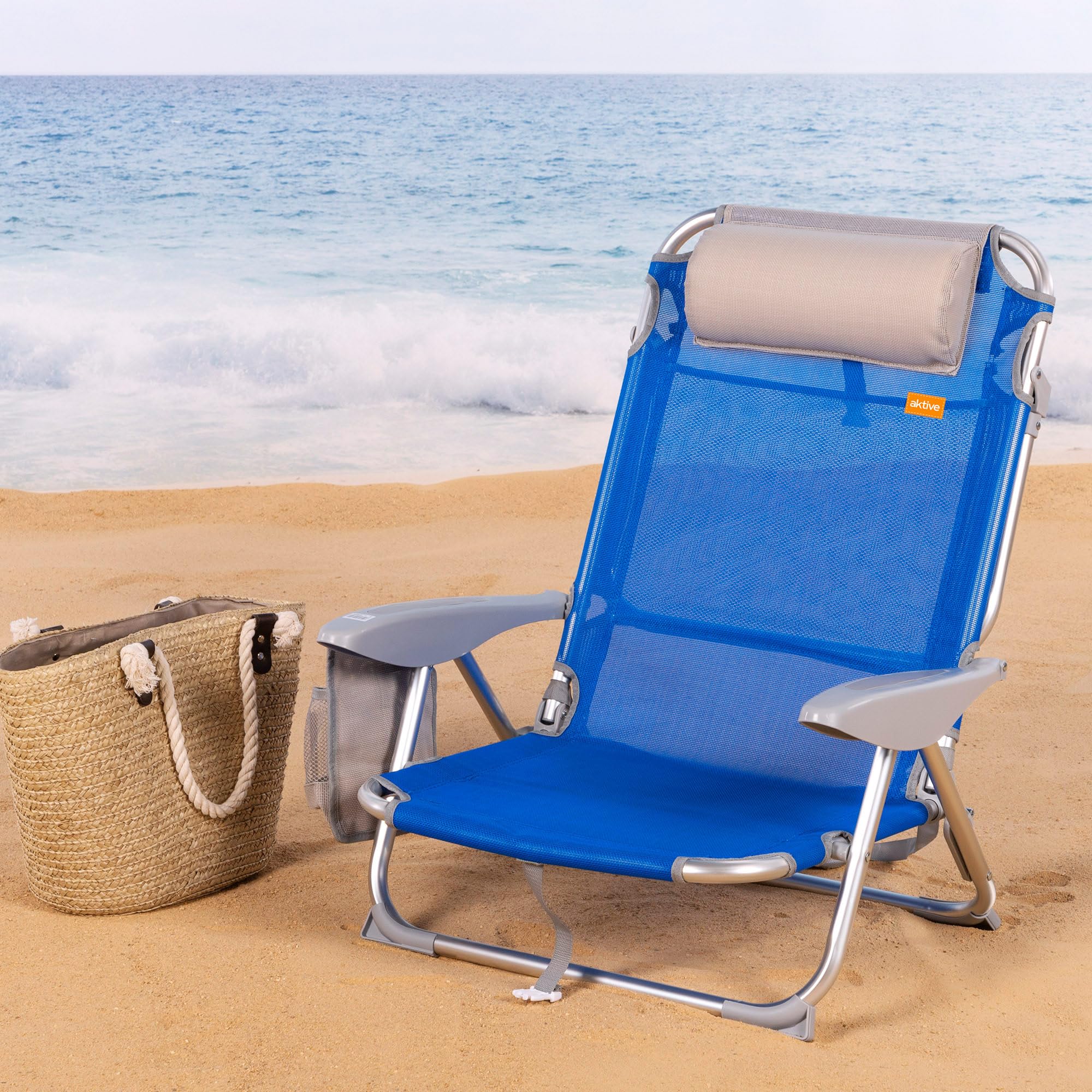 AKTIVE Zestaw 2 składane krzesła plażowe, 4 pozycje, niebieskie, 51 x 45 x 76 cm, w tym wyściełana poduszka, kieszeń boczna, uchwyty, maks. 110 kg, stopery zapobiegające przewróceniu, wielopozycyjne,
