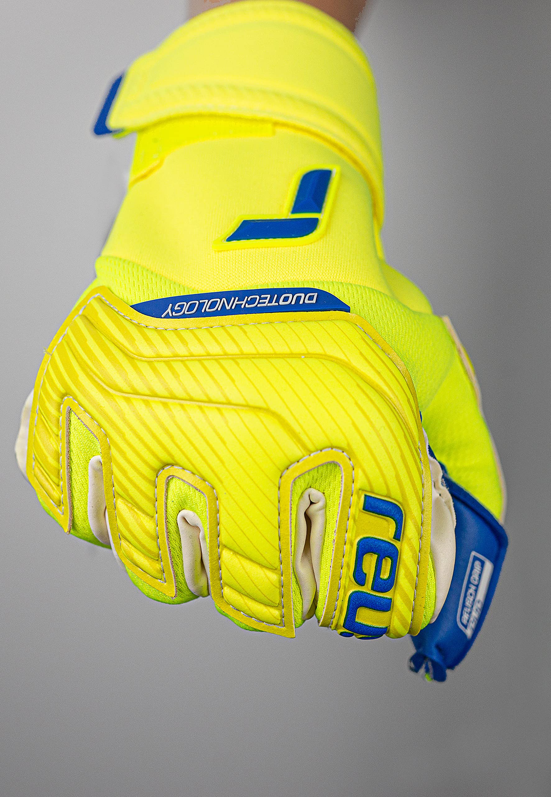 Reusch Attrakt Guanti da Portiere Unisex con Cucitura Interna E Rivestimento Grip Duo, Adatti per Tutte Le Superfici del Campo da Gioco, Calcio per Adulti Uomo