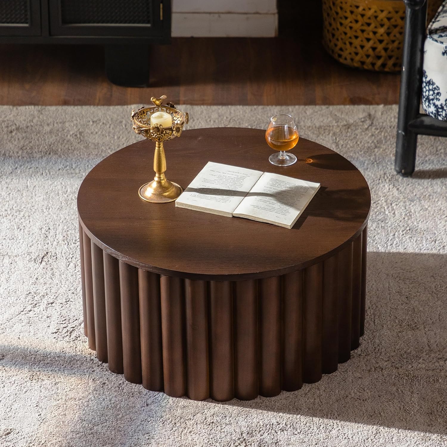 27.56" Round Lift-Top Coffee Table, Modern Fluted Tea Table with Hidden Storage for Living Room, Apartment or Office, Walnut