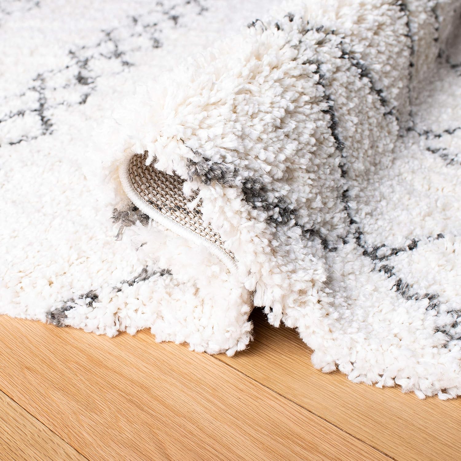 SAFAVIEH Moroccan Fringe Shag Collection Runner Rug - 2'2" x 6', Ivory & Grey, Boho Tribal Design, Non-Shedding & Easy Care, 2-inch Thick Ideal for High Traffic Areas in Living Room, Bedroom (MFG343A)
