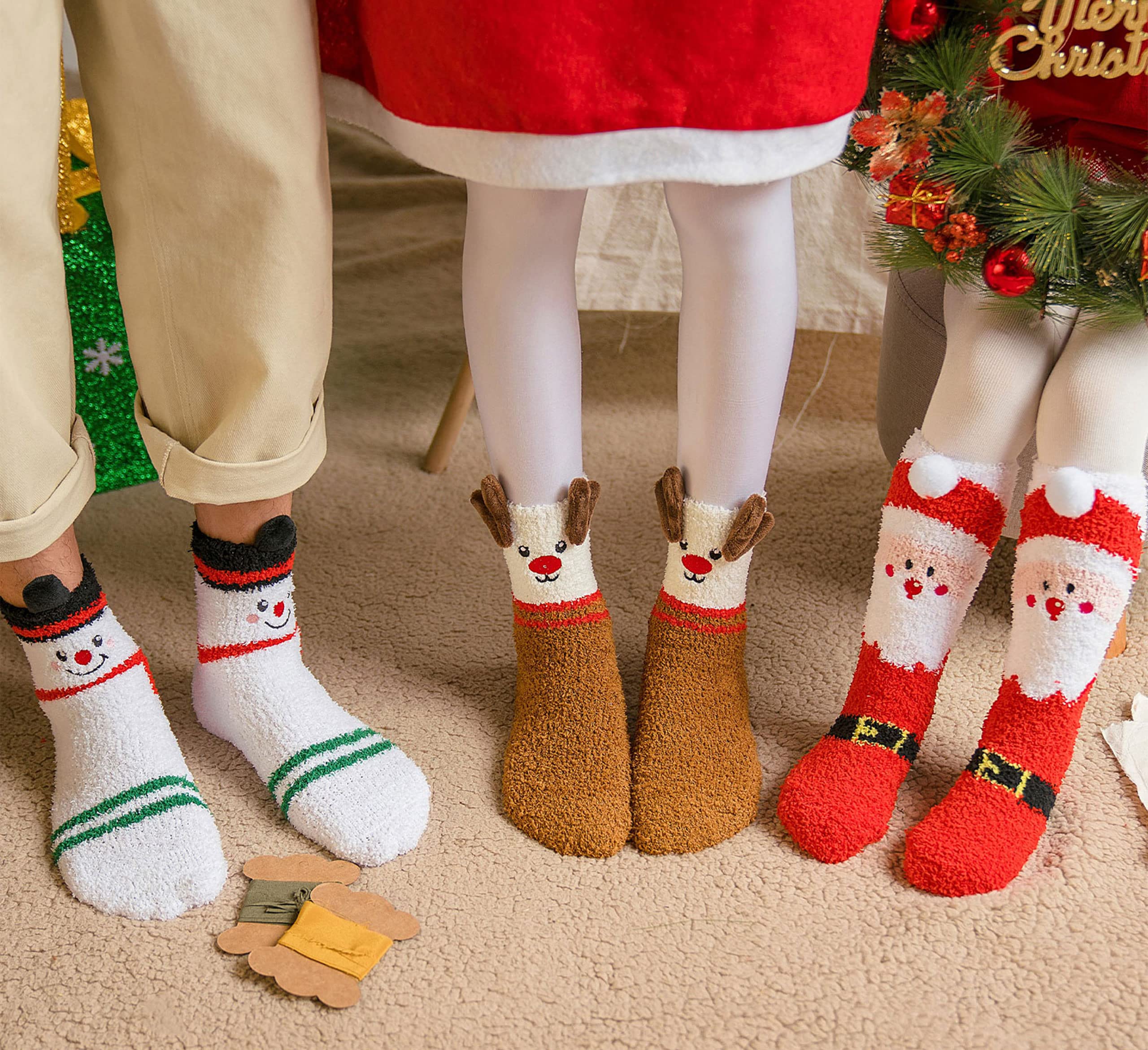 Gofriipai - Calcetines mullidos de Navidad para mujeres y niñas, 5 pares de calcetines lindos con caja de regalo de Navidad
