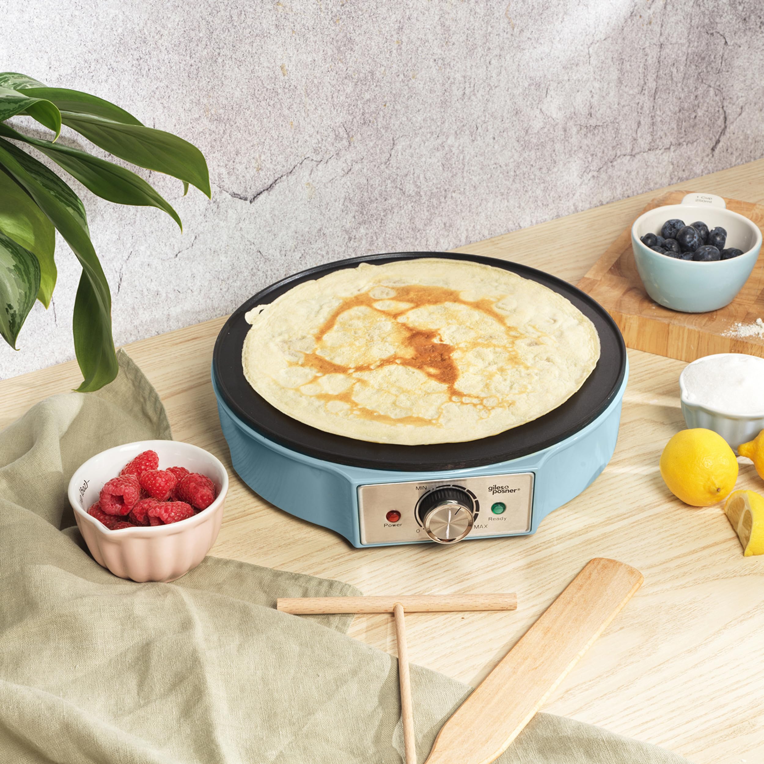 Giles & Posner Crêpière – Plaque Chauffante Électrique pour Crêpes, Antiadhésive, Grande Plaque de 30 cm (12”), Température Ajustable, Répartiteur de Pâte & Spatule, 1000W, Bleu