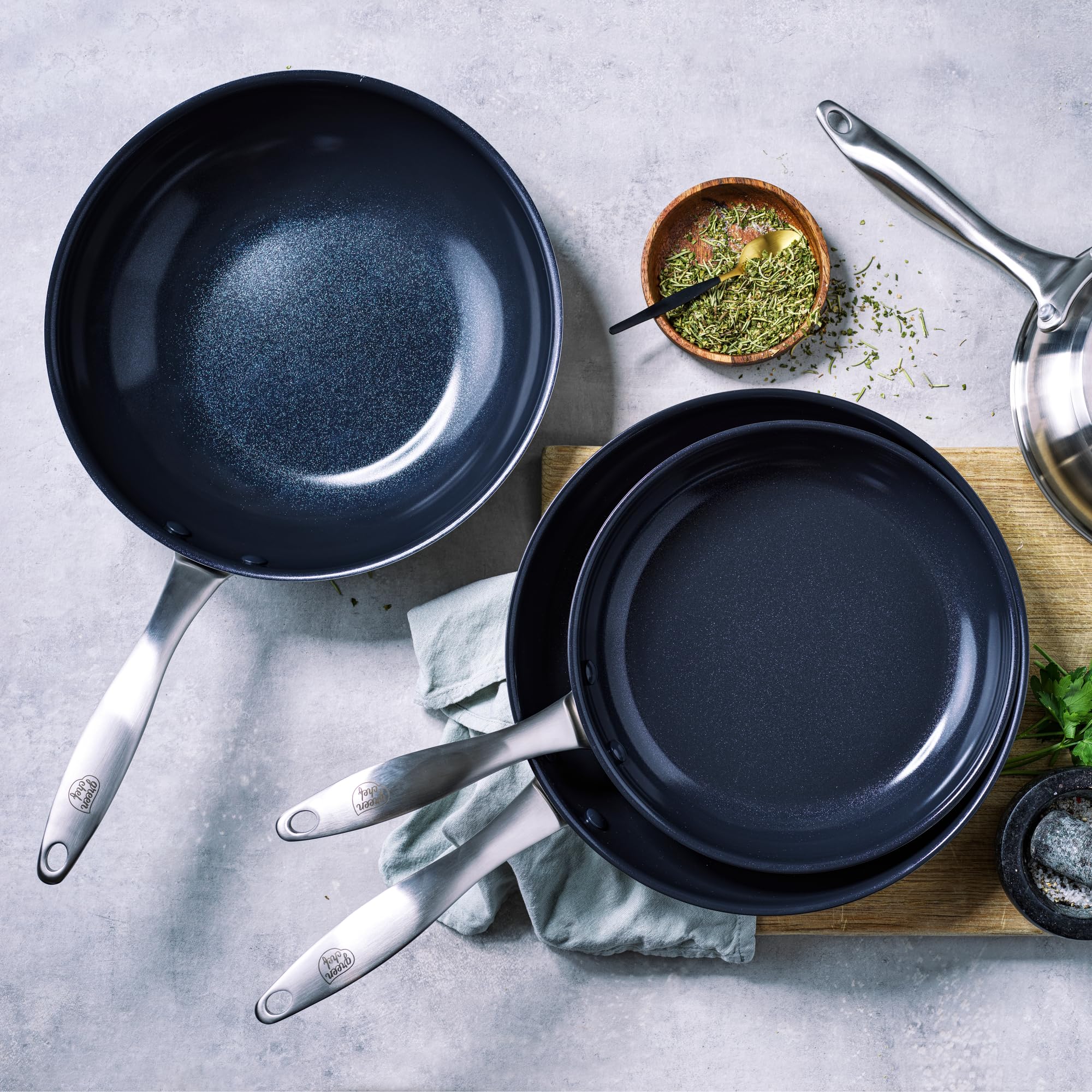 GreenChef Profile Plus Padella Wok in Antiaderente Ceramica Sana in Acciaio Inox da 28 cm/3,6 L, Soffriggere, Senza PFAS, Induzione, Resistente, Sicuro al Forno fino a 200˚C, Argento e Interni Nero