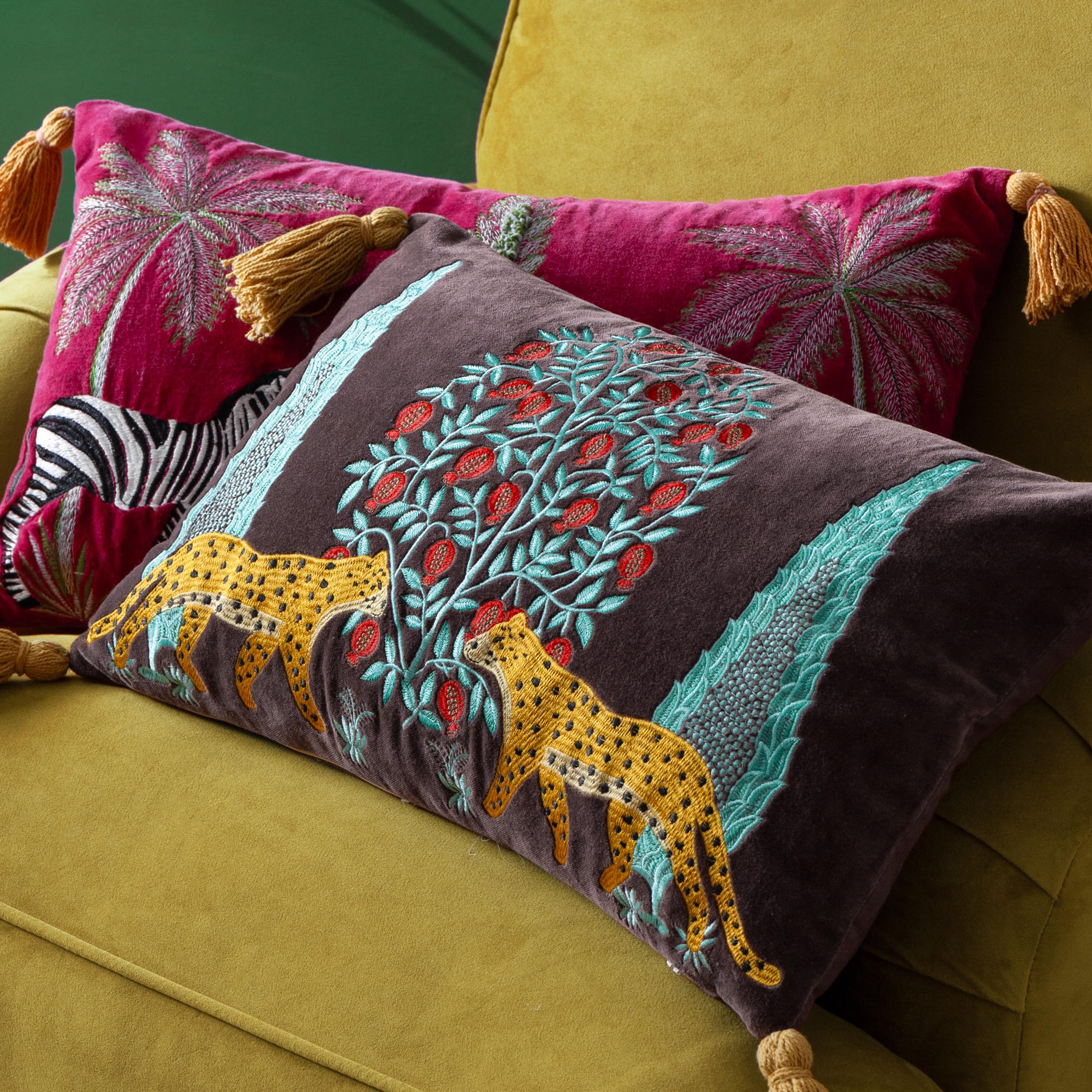 furn. Fodera per cuscino in velluto ricamato Wylder Tropics Kalahari - Multicolore - 30x50 cm