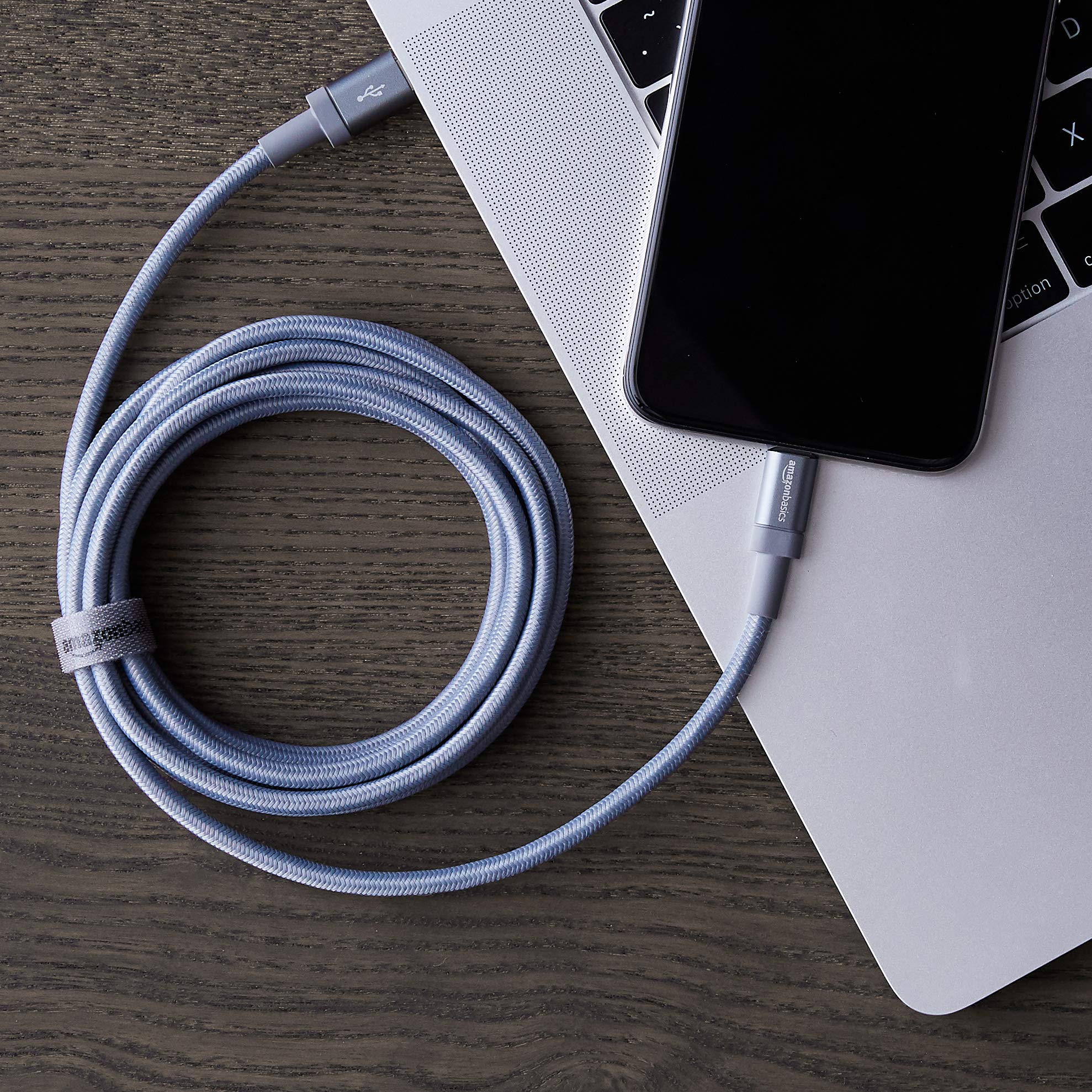 Amazon Basics Cavo di ricarica USB-C a Lightning MFi nylon intrecciato 1.8 m Grigio scuro per iPhone 13/12/11/X/XS/XR/8