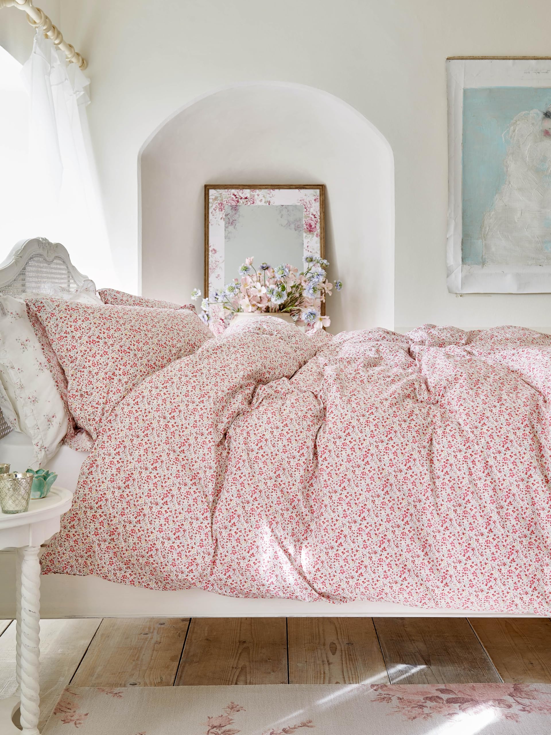 Shabby Chic Vintage Ditsy Quilt Set