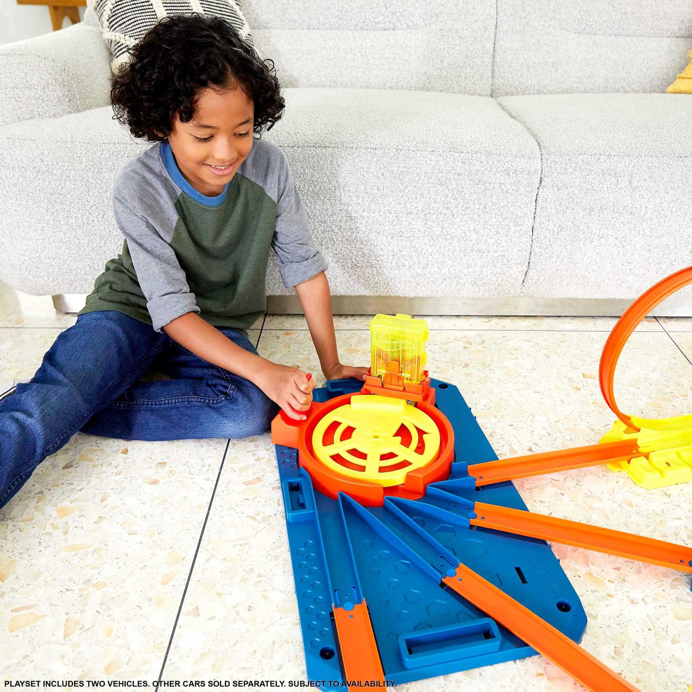 Hot Wheels Track Builder Unlimited Turbowyrzutnia Zestaw Pudełko do konstruowania i popisów kaskaderskich z elementami toru, akcesoriami i pojemnikiem do przechowywania, od 6 roku życia, GVG11