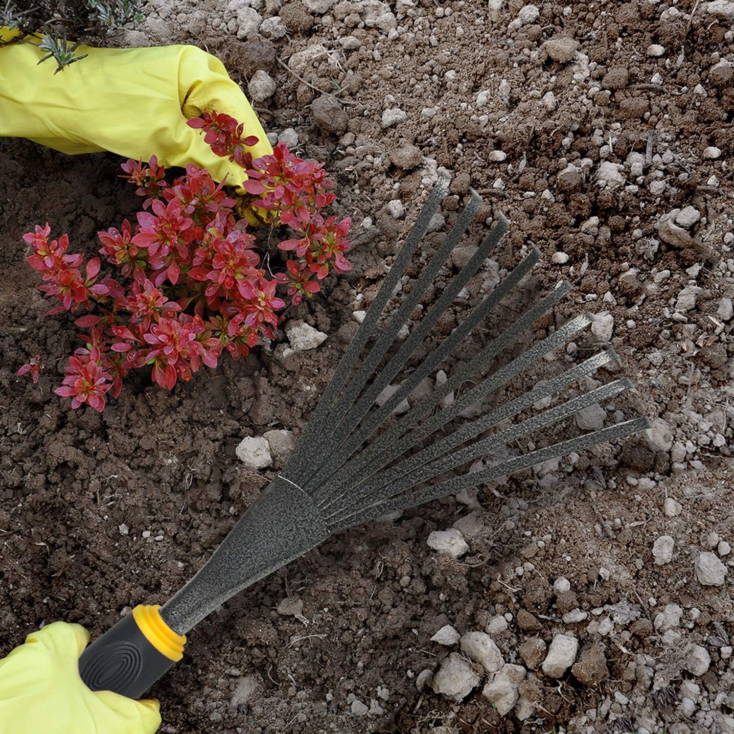 Centurion 485 5-pc Garden Hand Tool Set, Trowel, Cultivator, 5-Tine Hand Rake, 9-Tine Broom, 3-Prong/Straight Edge Hoe
