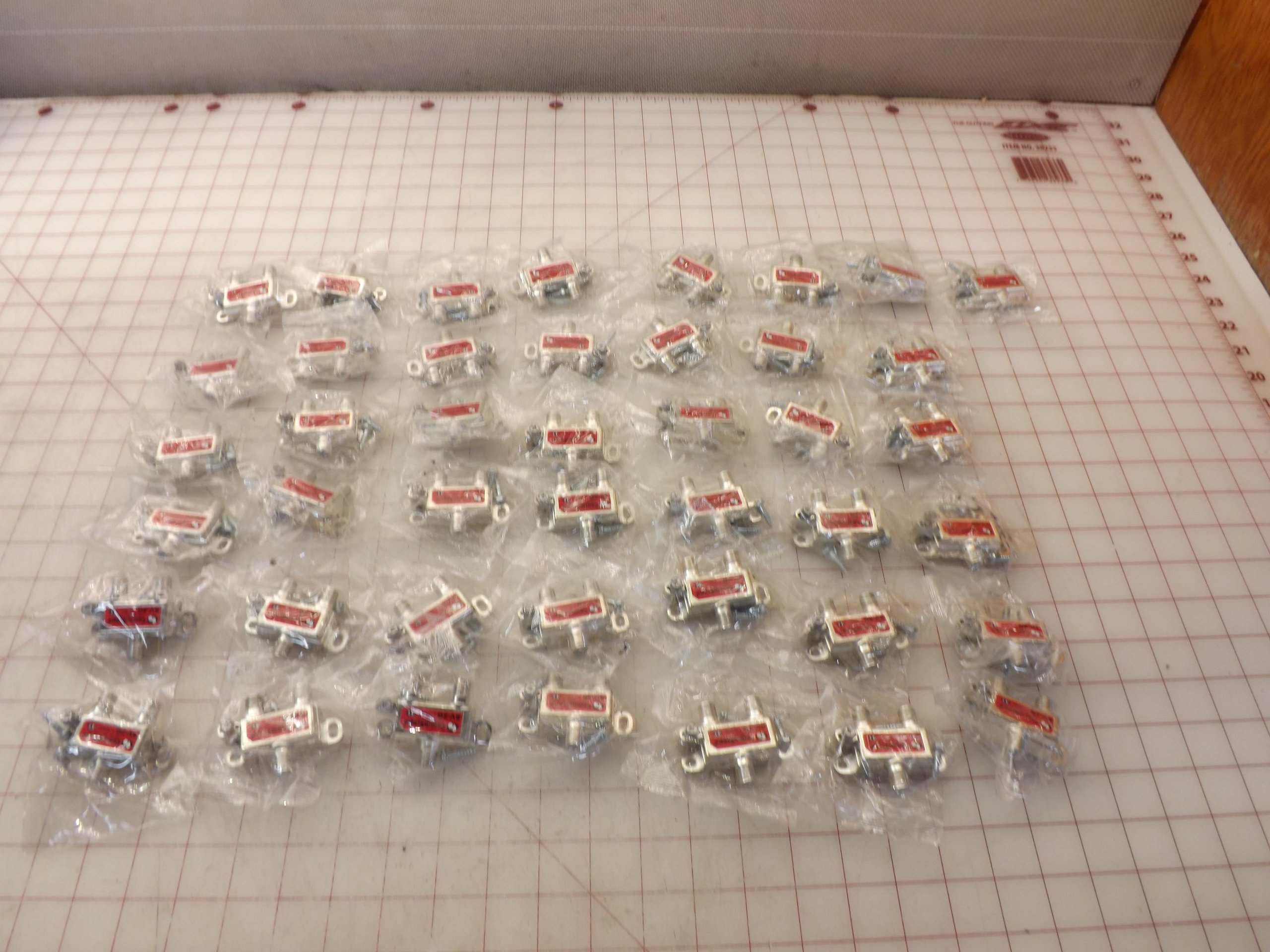 CommScope SV-2G 2-Way MoCa Horizontal Coaxial Splitter -3.5dB 5-1002 MHz High Performance for Coax Cable TV & Internet