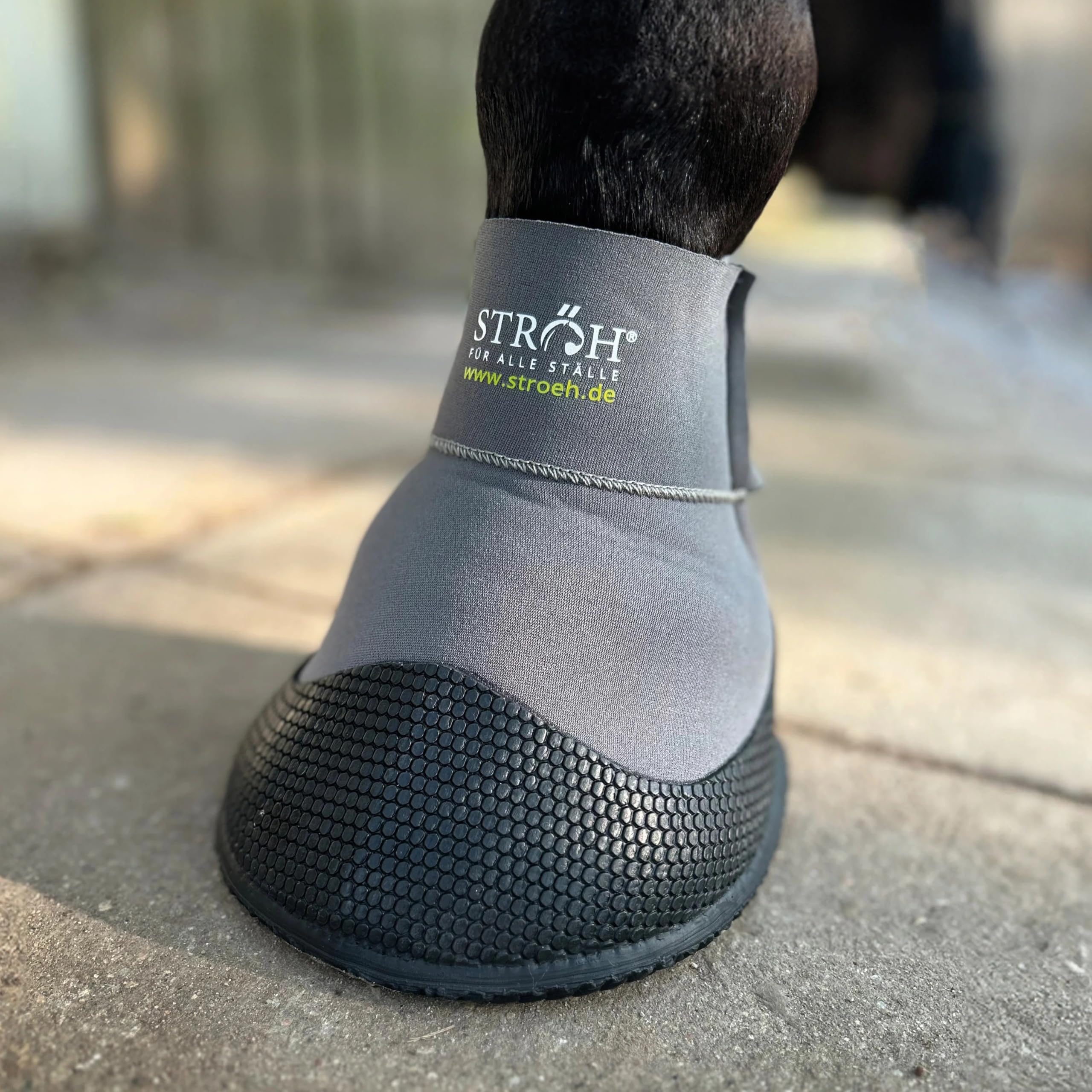 STRÖH Recovery Hufschuh (Gr. 9) • Medizinischer Hufschuh aus Neopren • Stabiler Hufschutz bei Verletzungen, Hufkrankheiten, Hufgeschwüren • Waschbarer Krankenschuh Pferd • Hufschuhe für Pferde