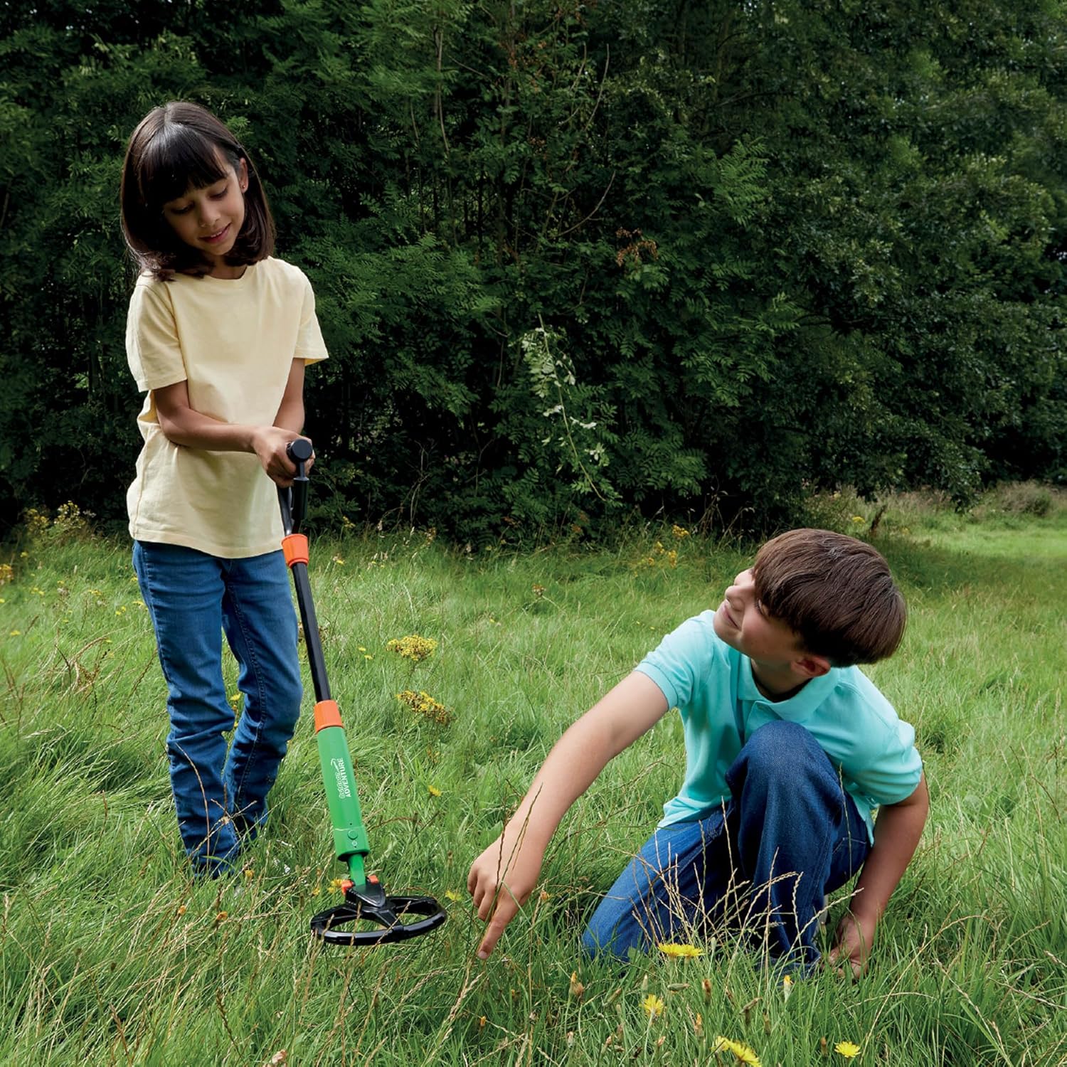 Brainstorm: Outdoor Adventure Metal Detector - 31.5" - Light N' Sound Treasure Hunting Toy, Lightweight & Portal, STEM Learning, Multi-Lingual, Kid 6+