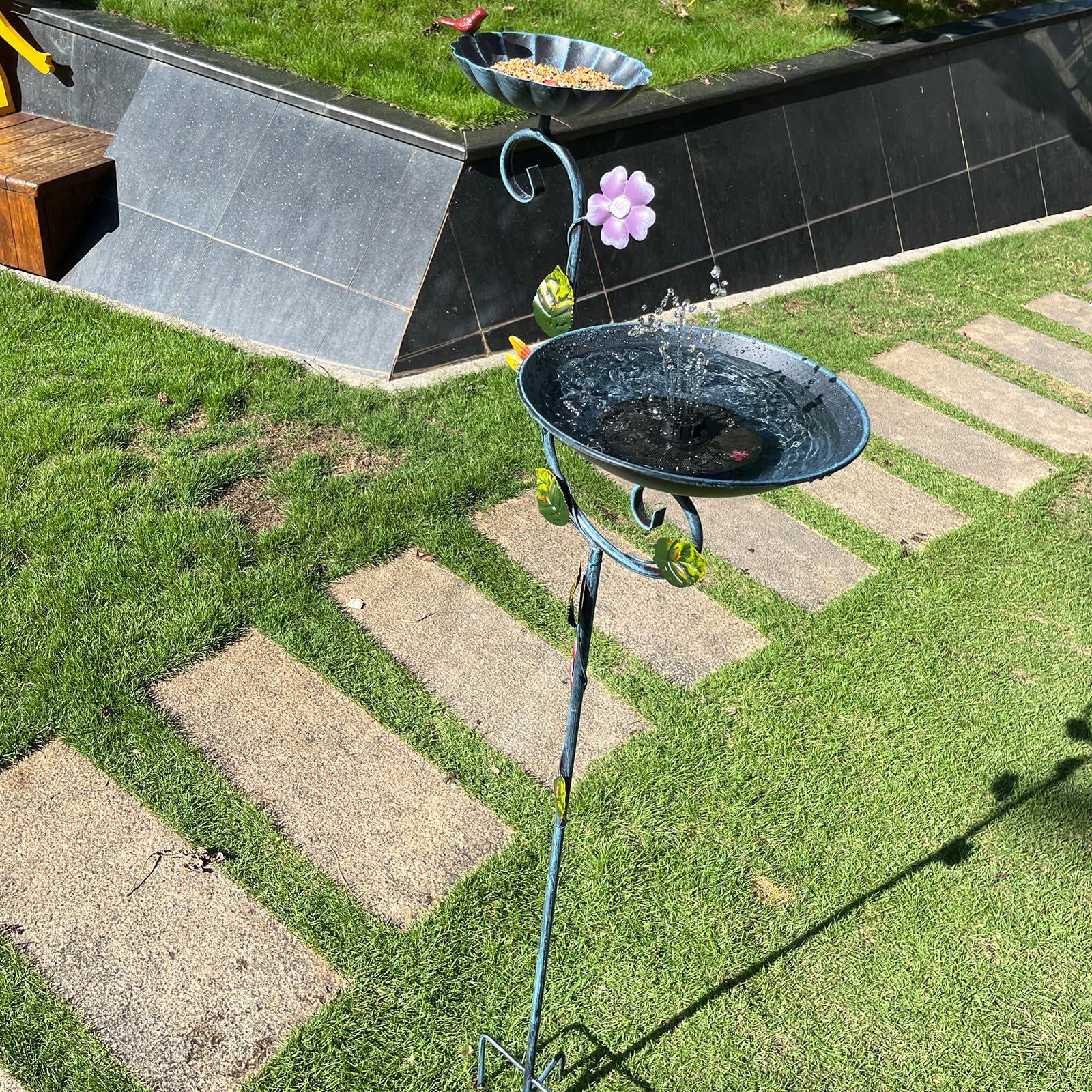 Vogeltränken, 147,3 cm hoch, Vogeltränke und Futterspieß, stehende Vogeltränke für den Außenbereich, dekorative Vogeltränke und Futterspender, Kombination für den Garten, 2-in-1-Vogeltränke