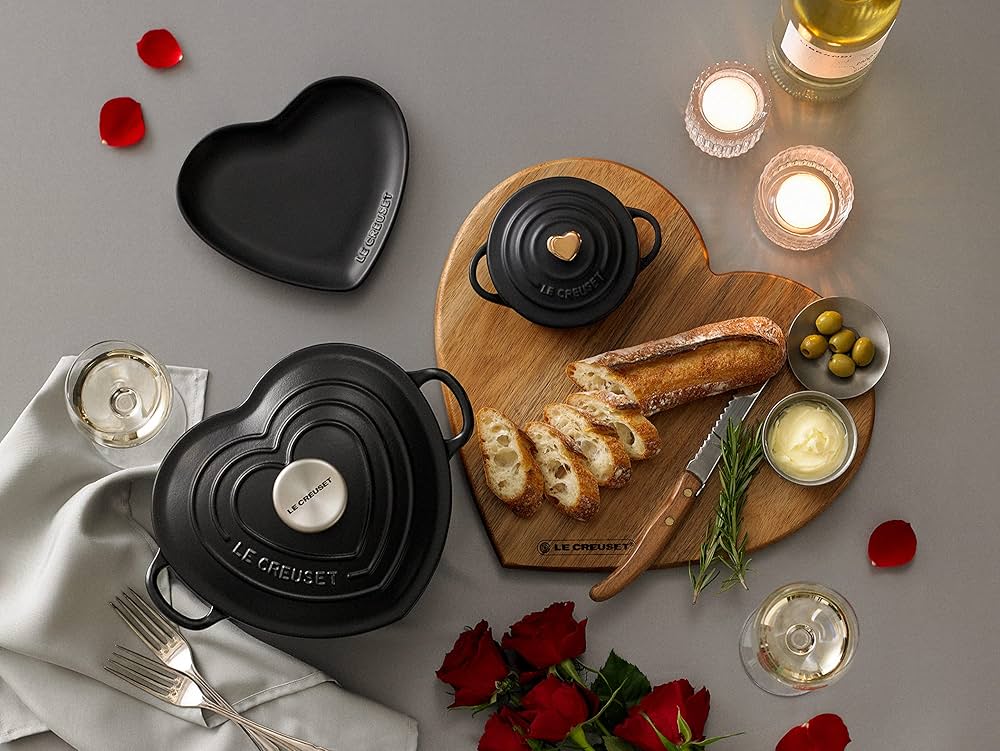 ルクルーゼ　ハートウッドボード2枚 Amazon｜ル・クルーゼ(Le Creuset) ウッド ボード アカシア