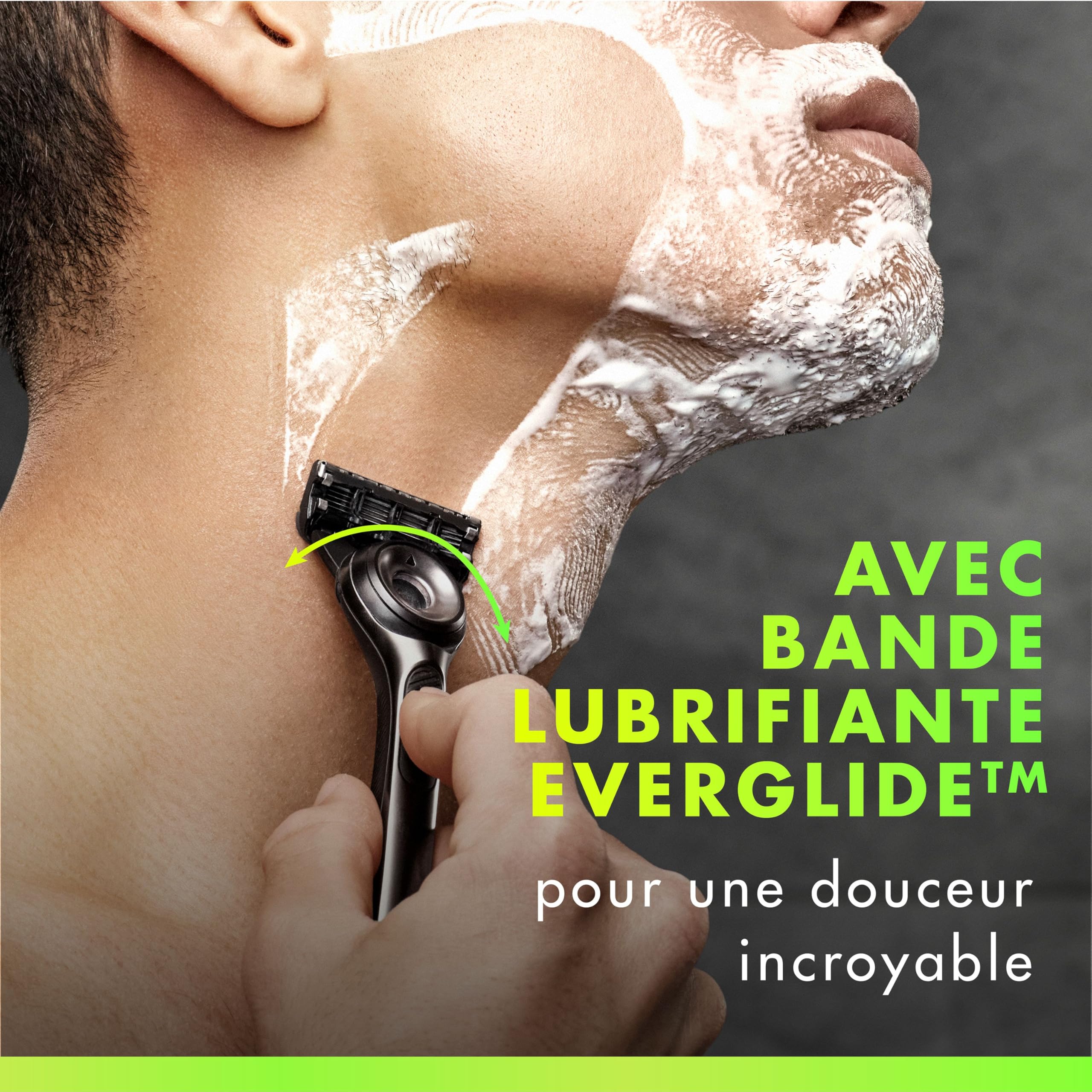 Gillette Labs Lames de Rasoir Homme Pack de 12 Recharges | Cartouches Compatibles avec les Manches de la Série, en Acier Inoxydable, Barre Exfoliante, 1 Rechange Jusqu’à 30 Rasages