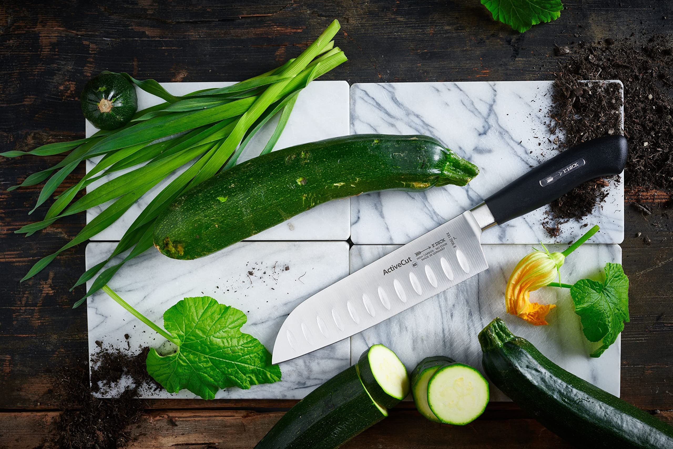 F. DICK Coltello Santoku con alveoli ActiveCut (lunghezza della lama 180 mm) 89042182K