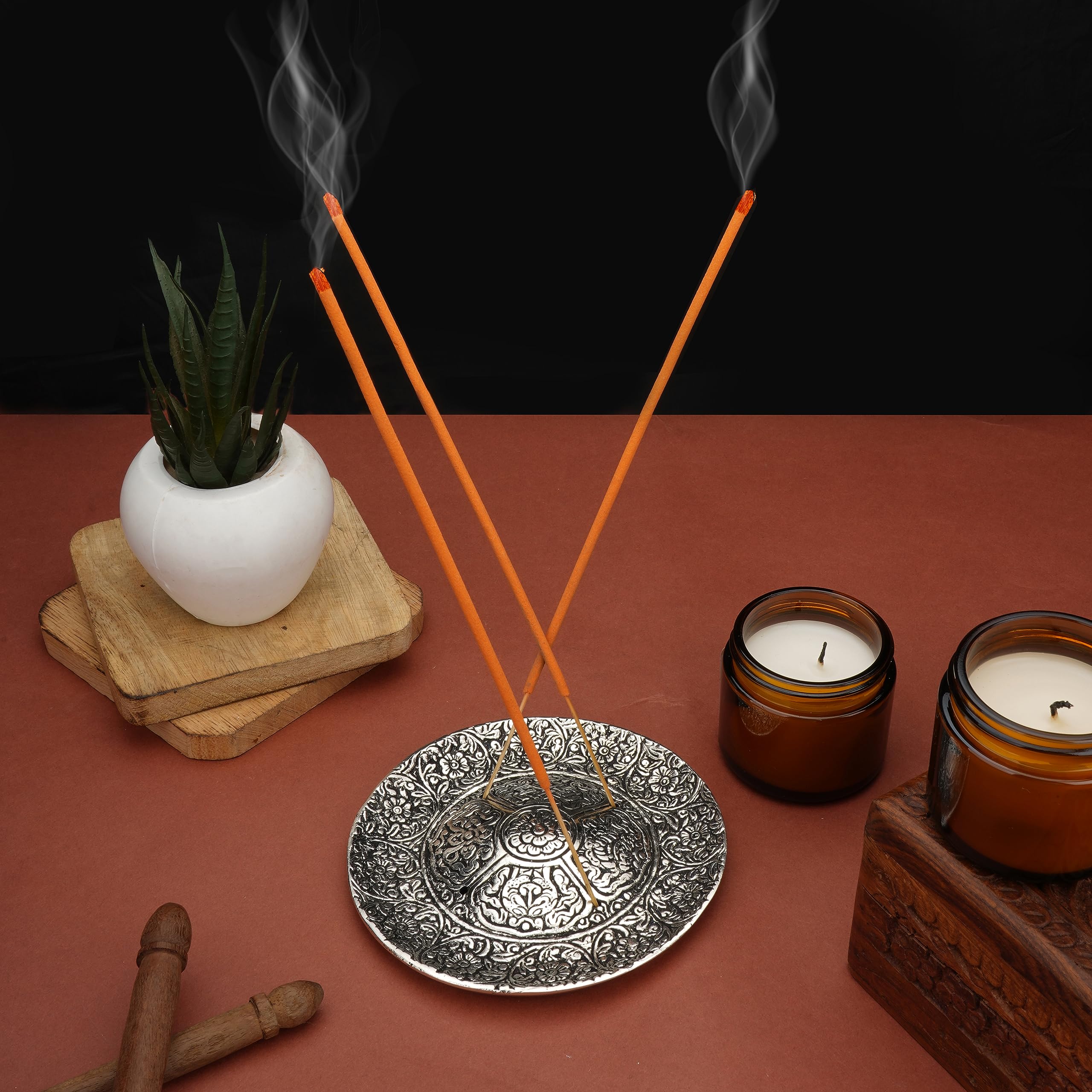 Ajuny Bruciatore Incenso Rotondo In Alluminio Con Raccoglitore Cenere – Finitura Argento, Inciso Sette Chakra Tibetani, Diametro 11,5 Cm