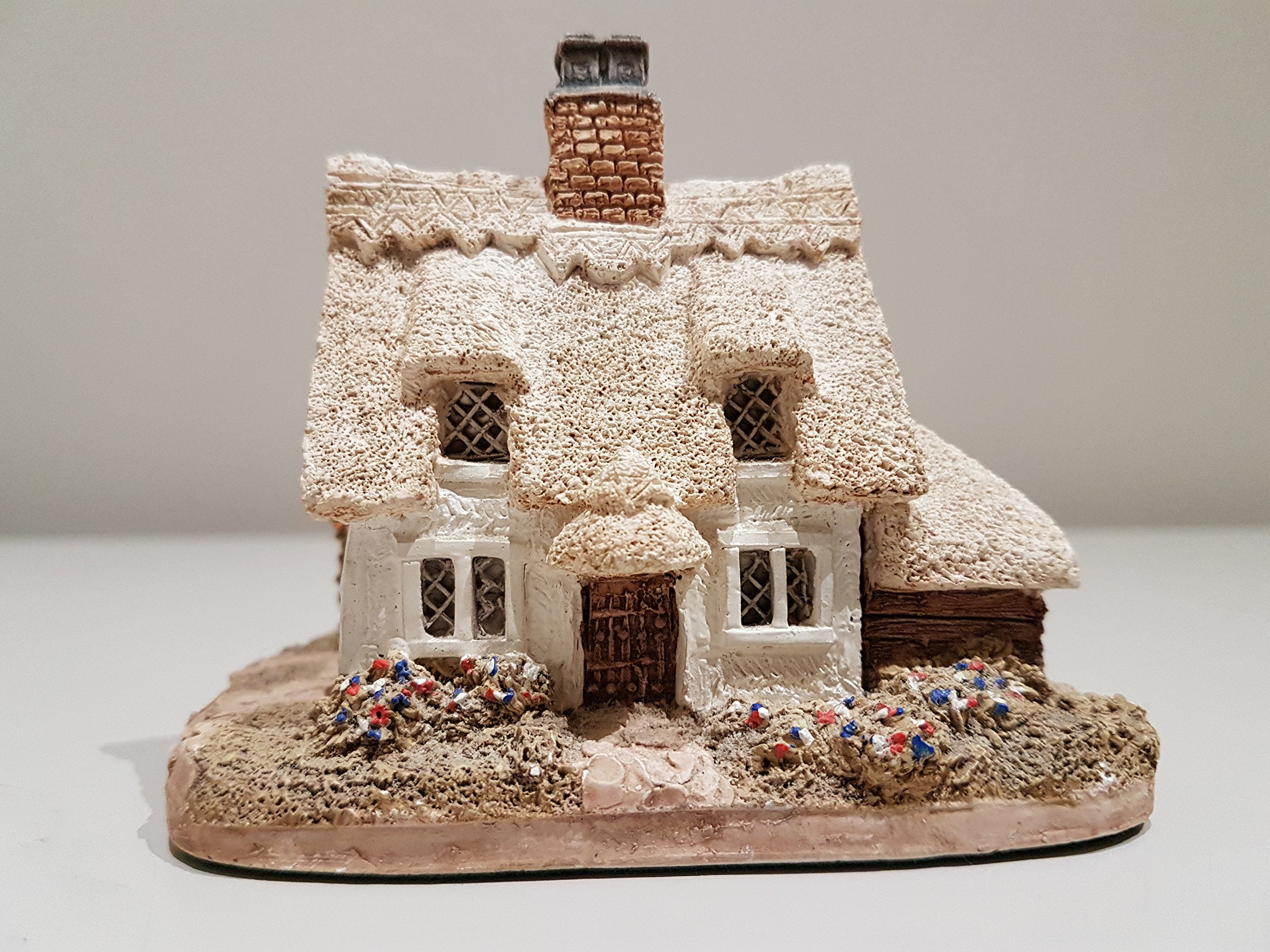 Lilliput Lane Beige Clare Cottage, Made In Great Britain
