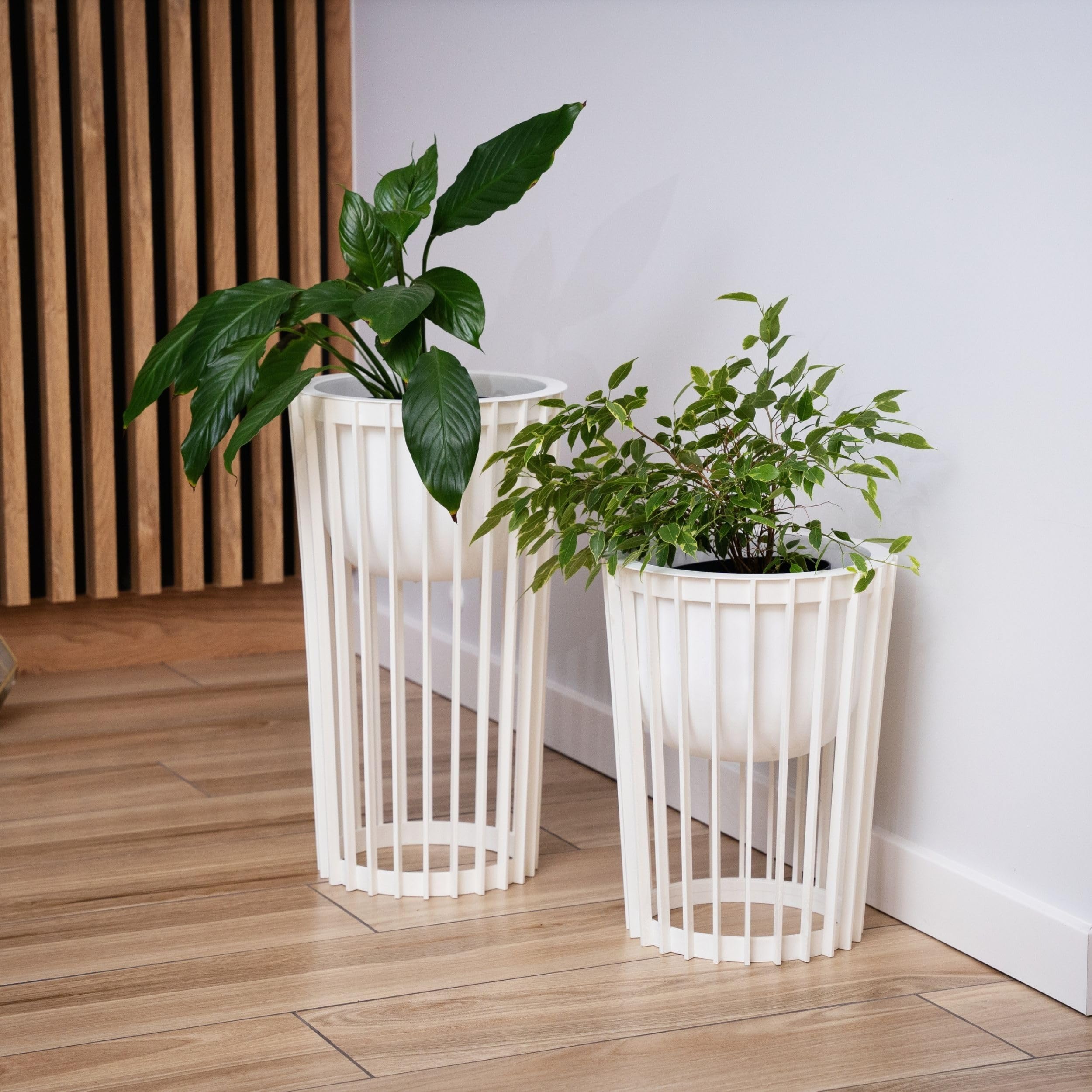 Supporto per fiori Ø 30 cm x H 40 cm | Porta piante in robusto plastica, utilizzabile su entrambi i lati | Fioriera per interni ed esterni | Tavolo per piante moderno e pratico | Bianco