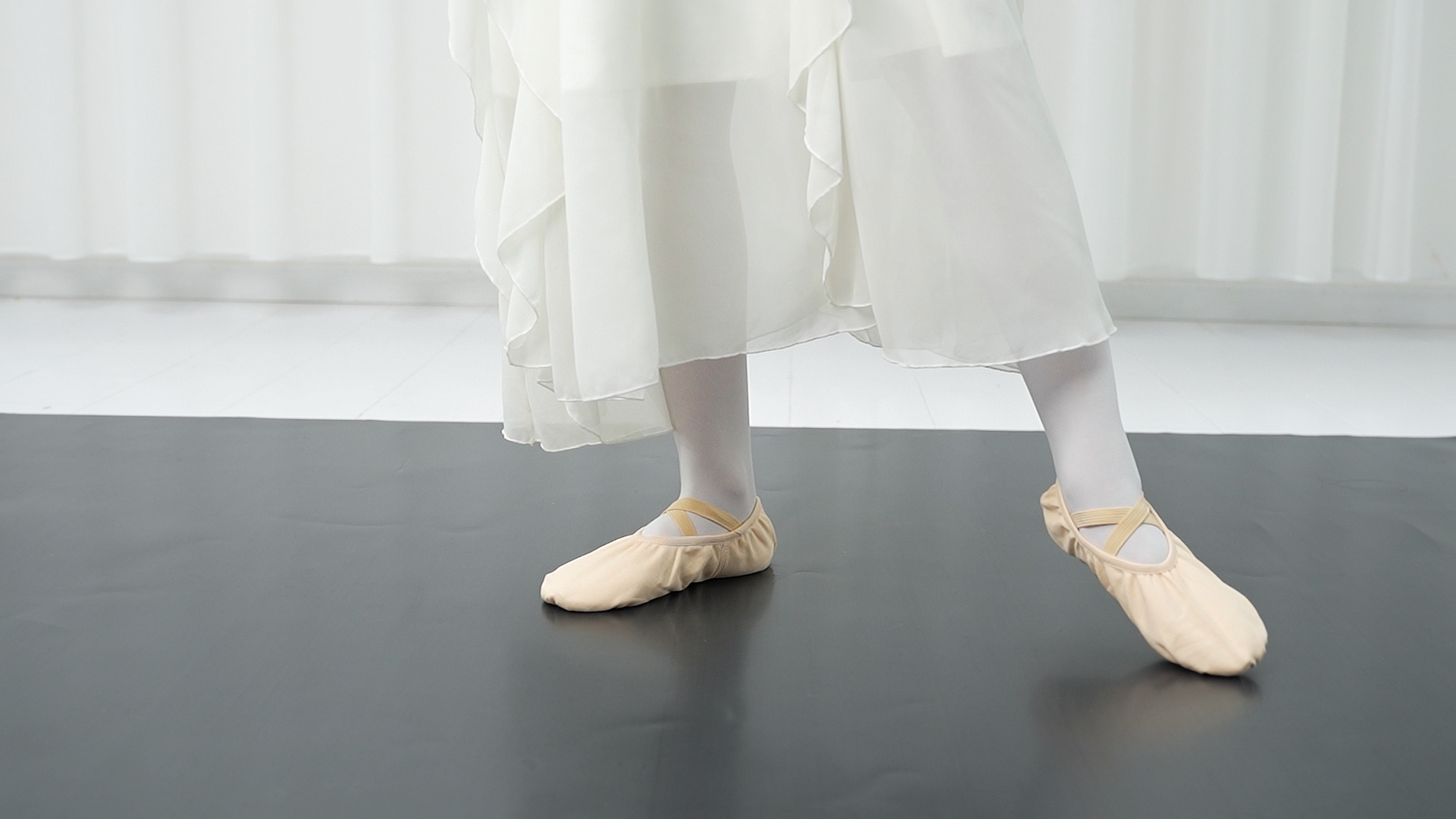 Amazon.com : PullCrease Portable Dance Floor Smooth Ballet Floor