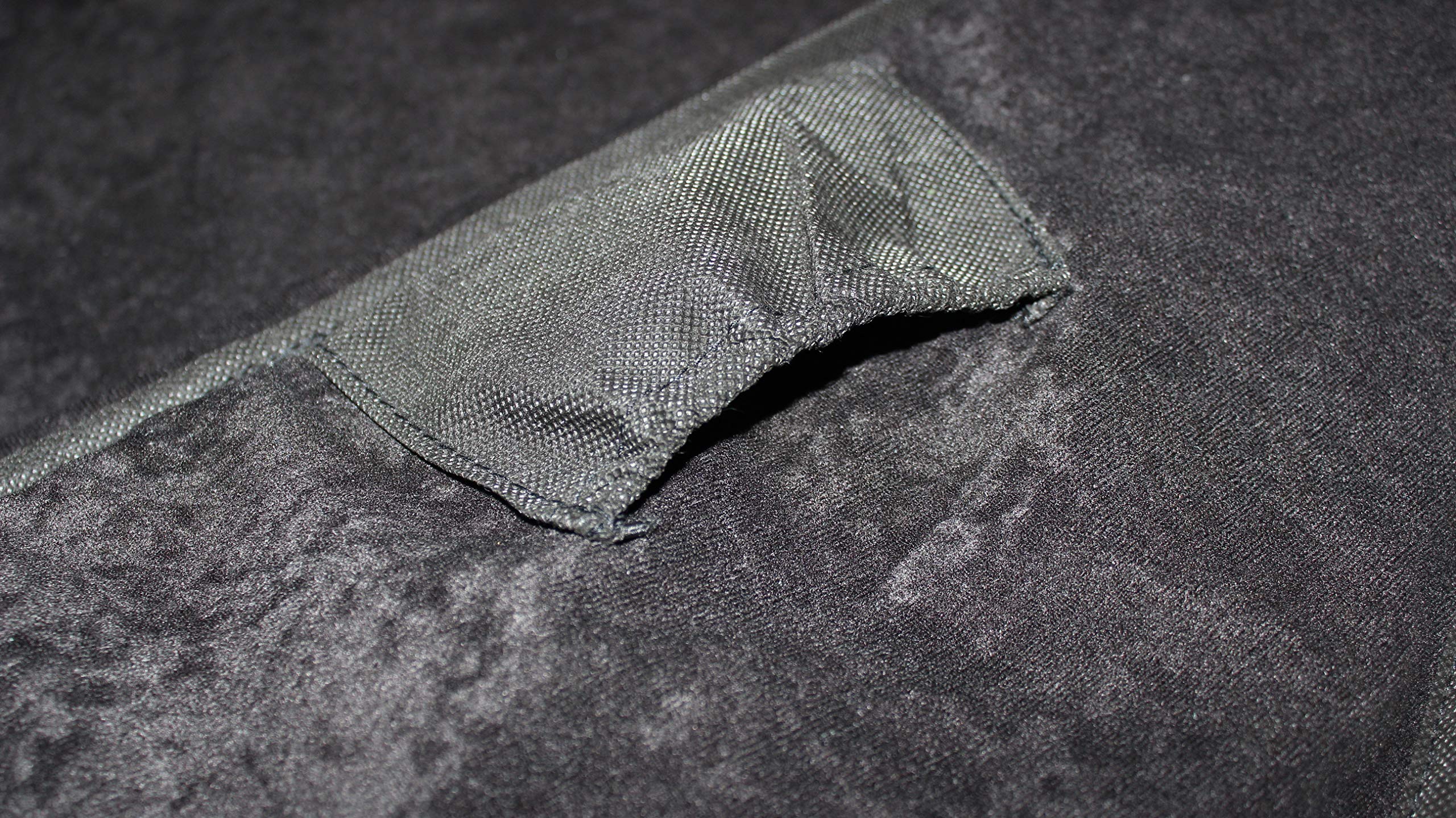 Estuche acolchado para el transporte de la gaita. El instrumento entra separando el ronco entre la prima y la segunda.