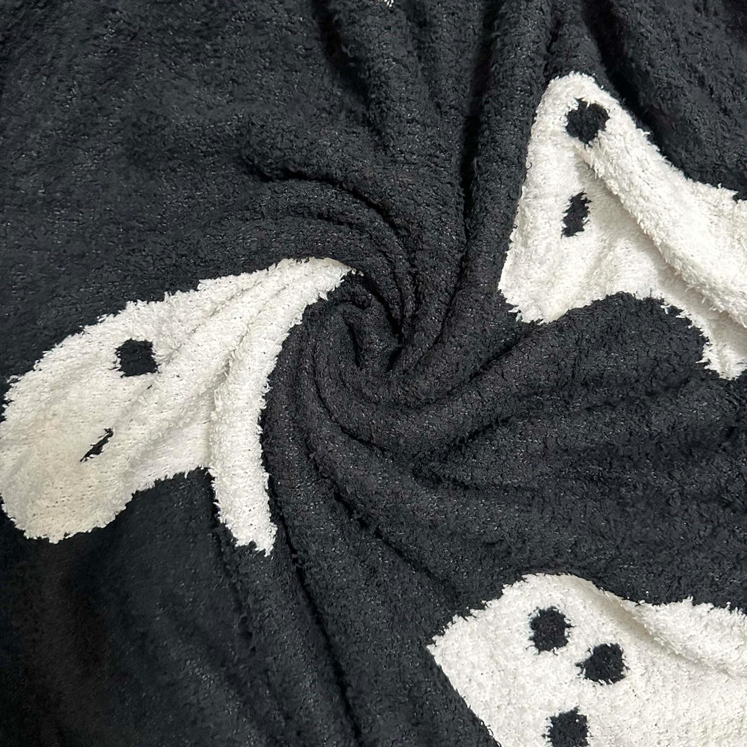 Soft Ghost Throw Blanket Cute Funny Spooky Blanket Blanket Plush Fuzzy Reversible Blankets for Bed Sofa Couch Livingroom Chair Car Travel, 51"x63", Black - Image 6