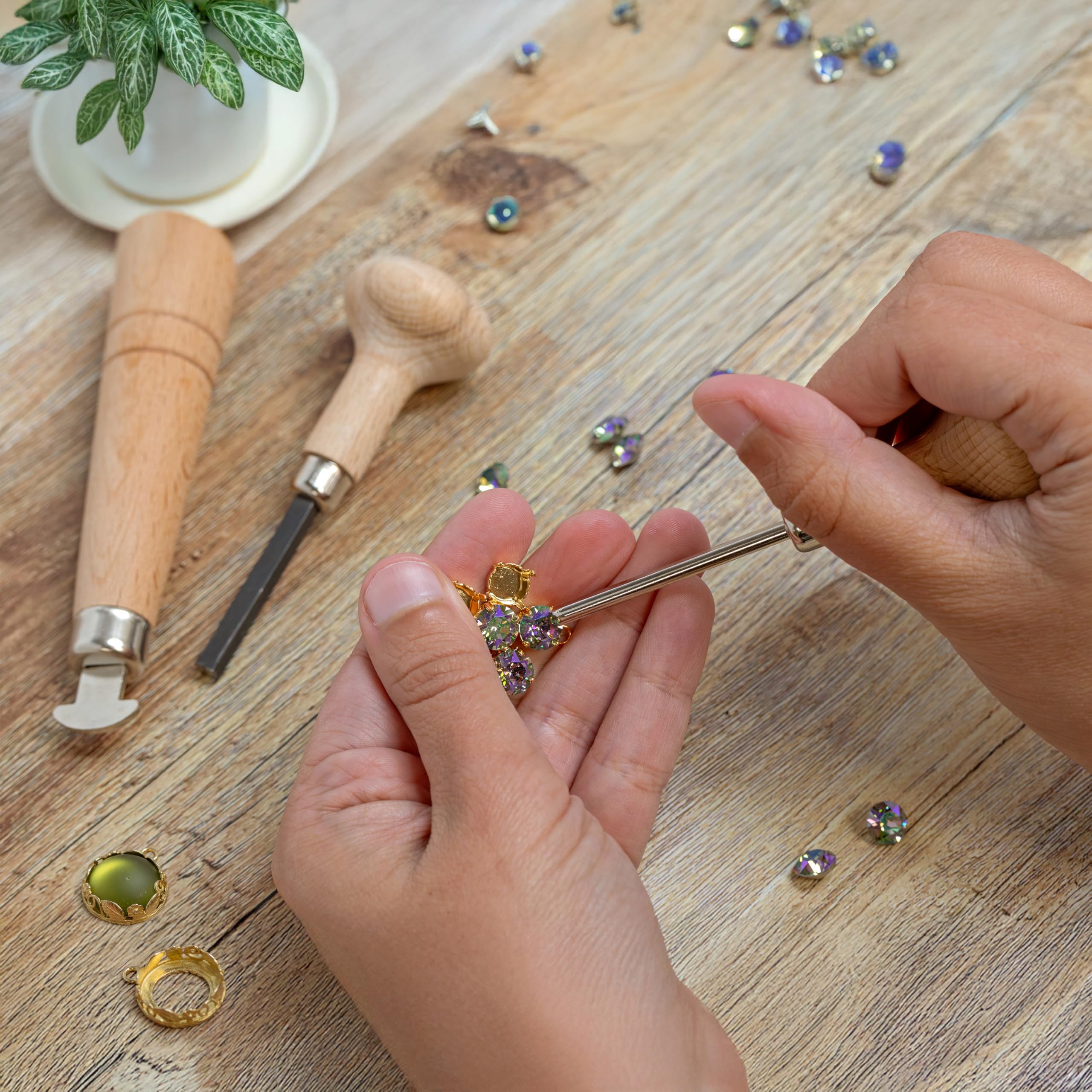 The Beadsmith Kit di strumenti per incastonatura di pietre - Set per la creazione di gioielli da 3 pezzi, include spingicastello a punta quadrata, spingicastello a punta scanalata e rullo per castone