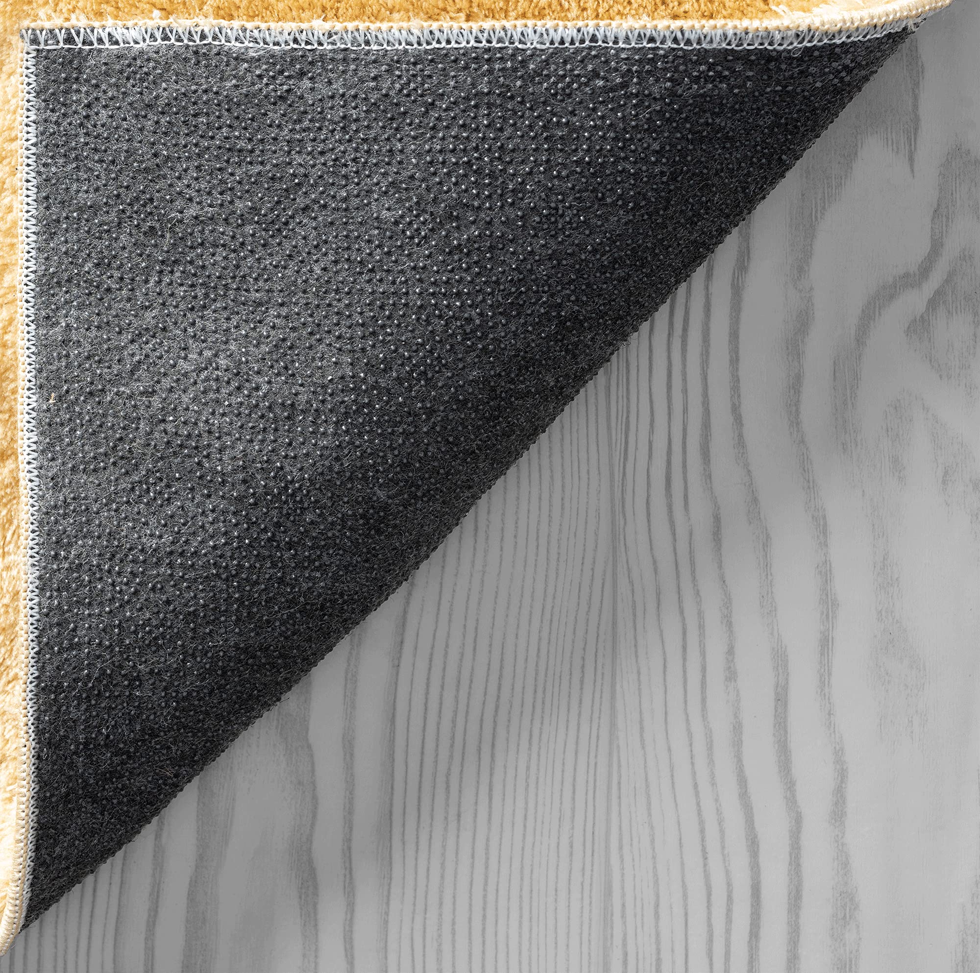 the carpet Relax – Tapis Moderne Moelleux à Poils Courts, antidérapant, Lavable Jusqu’à 30°C, Super Doux, Aspect Fourrure, pour Salon et Chambre, décoratif, Or, 200 x 280 cm
