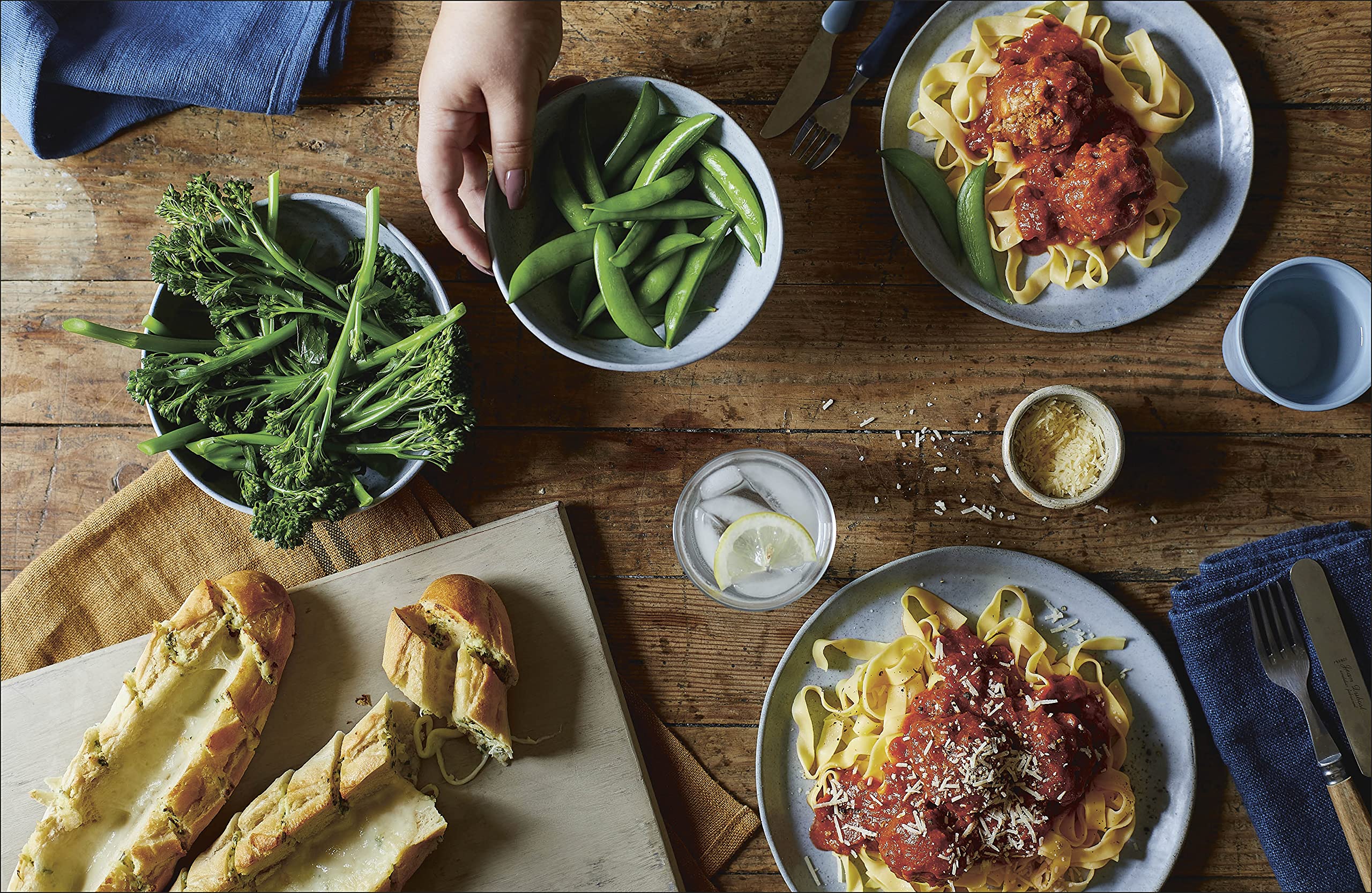 Family Comforts: Simple, Heartwarming Food to Enjoy Together - From the Bestselling Author of What Mummy Makes