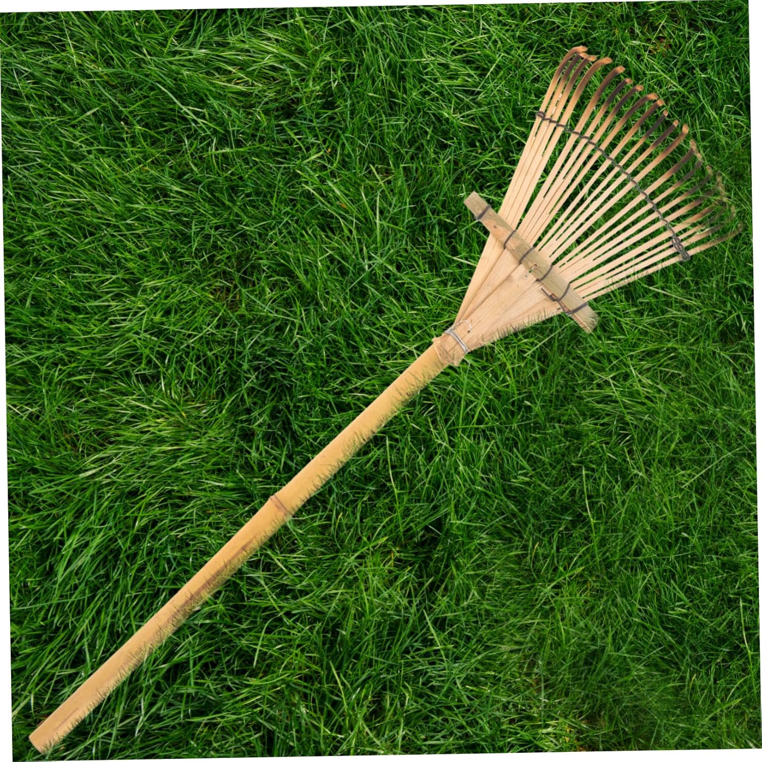 BESPORTBLE Garden Hand Rake Lightweight Rake for Leaf Collection and Loosening Ergonomic Handle for Comfortable Use Garden and Lawn Care